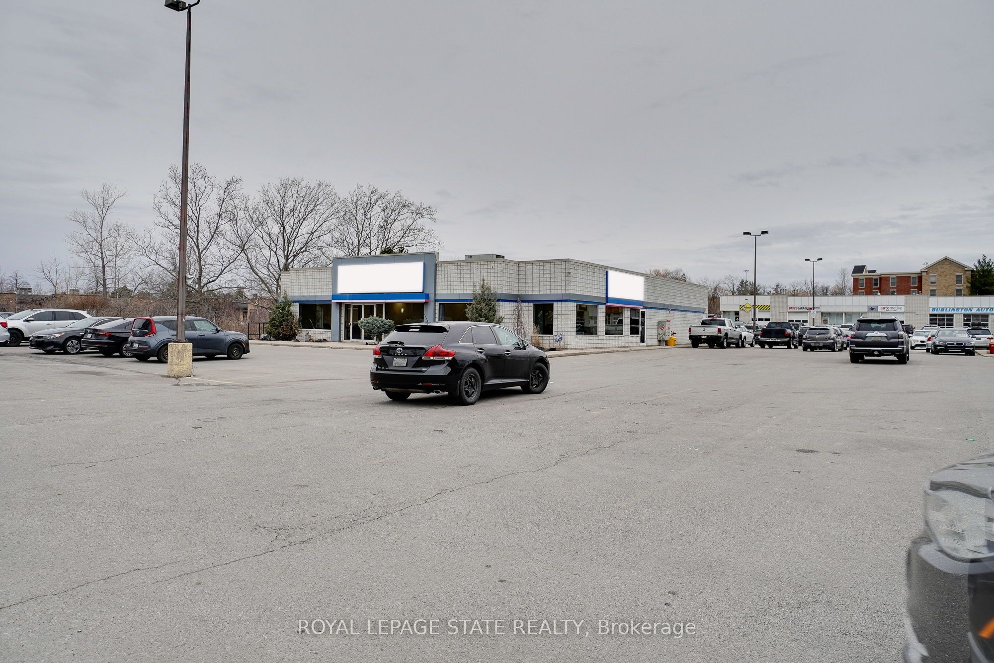#1 - 3485 Harvester Road Property Photo 1