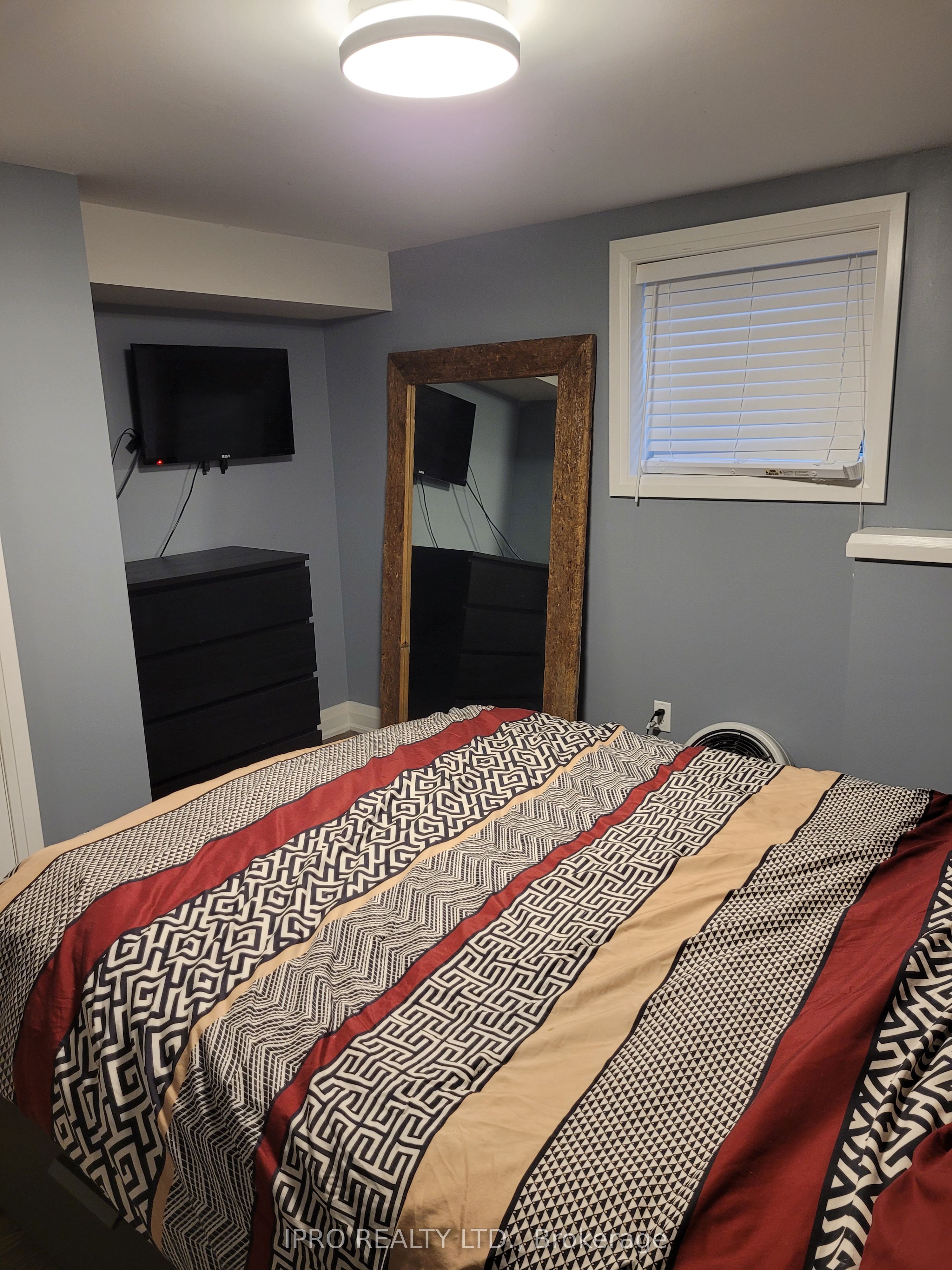 296 Third Line Bsmt Property Photo 9