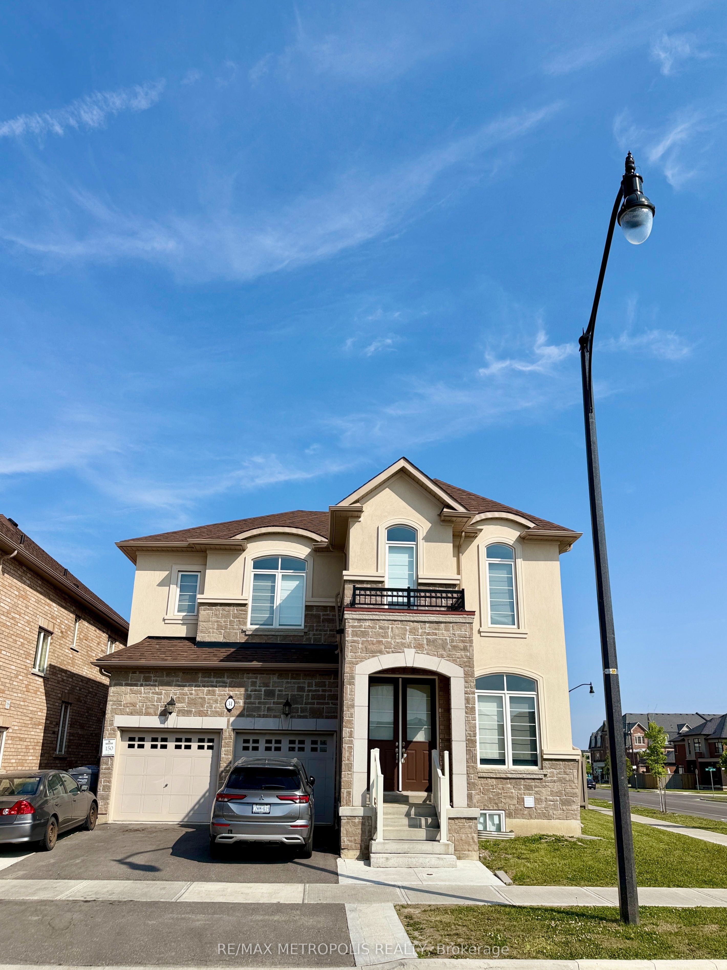 #upper - 31 Elverton Crescent Property Photo 1
