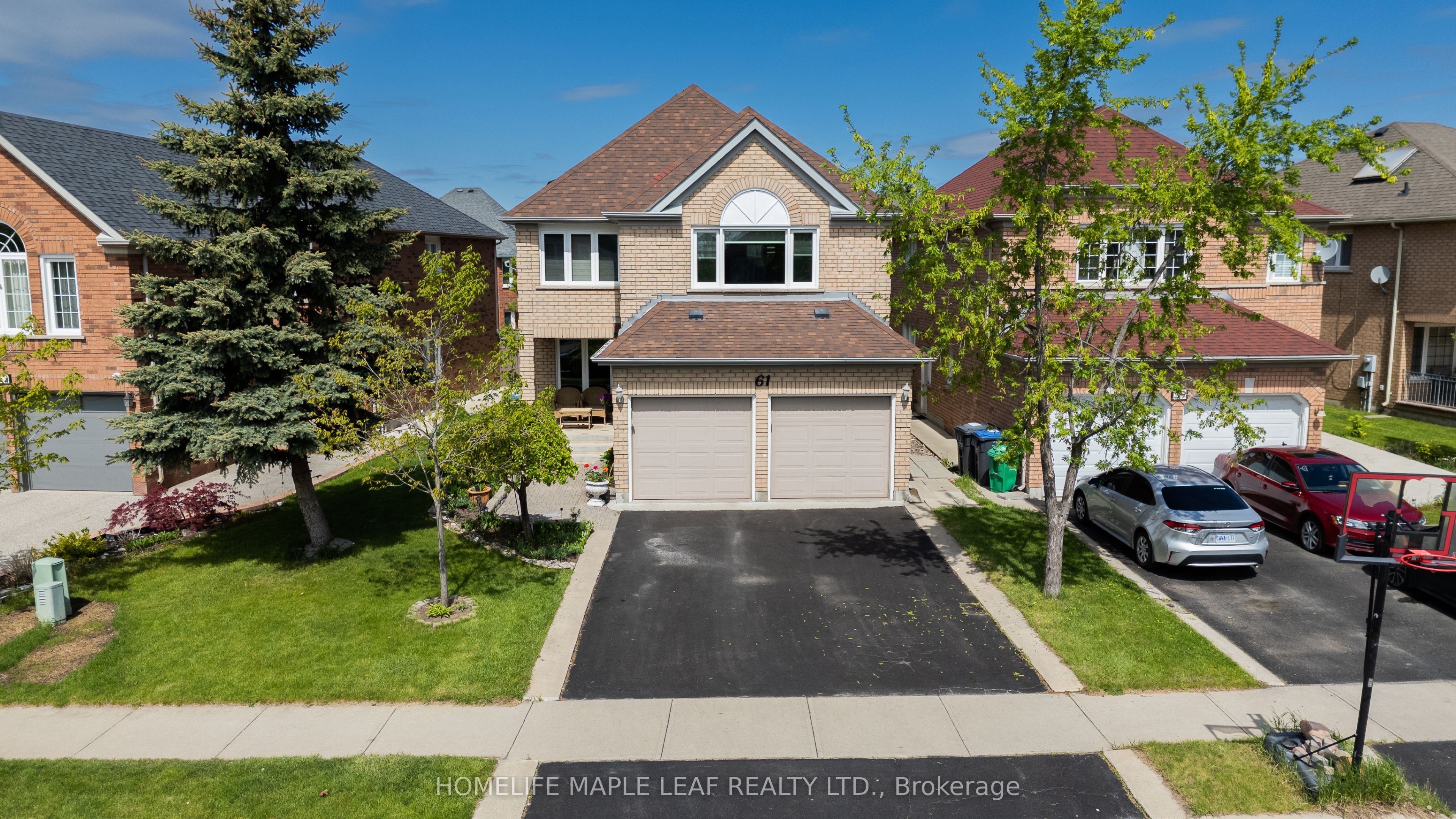 61 Seclusion Cres Property Photo 1