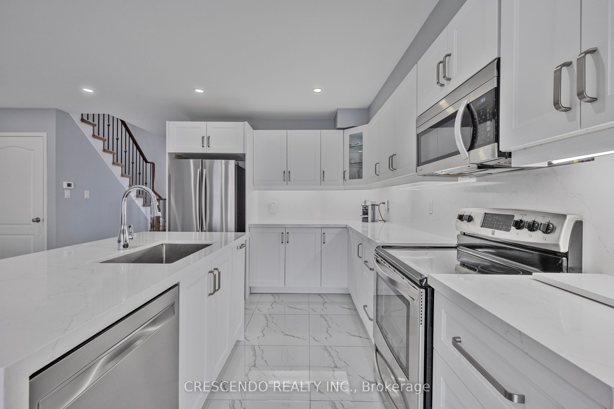 42 Napoleon Crescent Property Photo 10