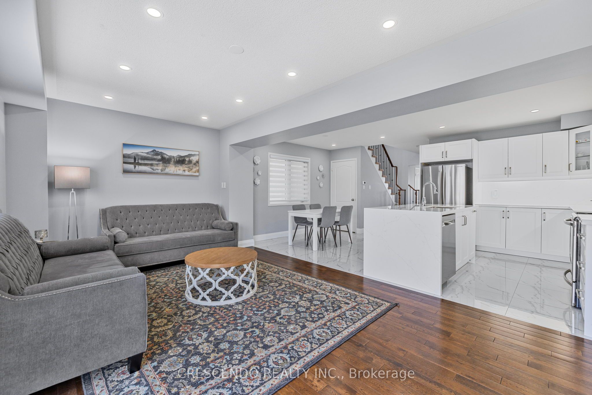 42 Napoleon Crescent Property Photo 14