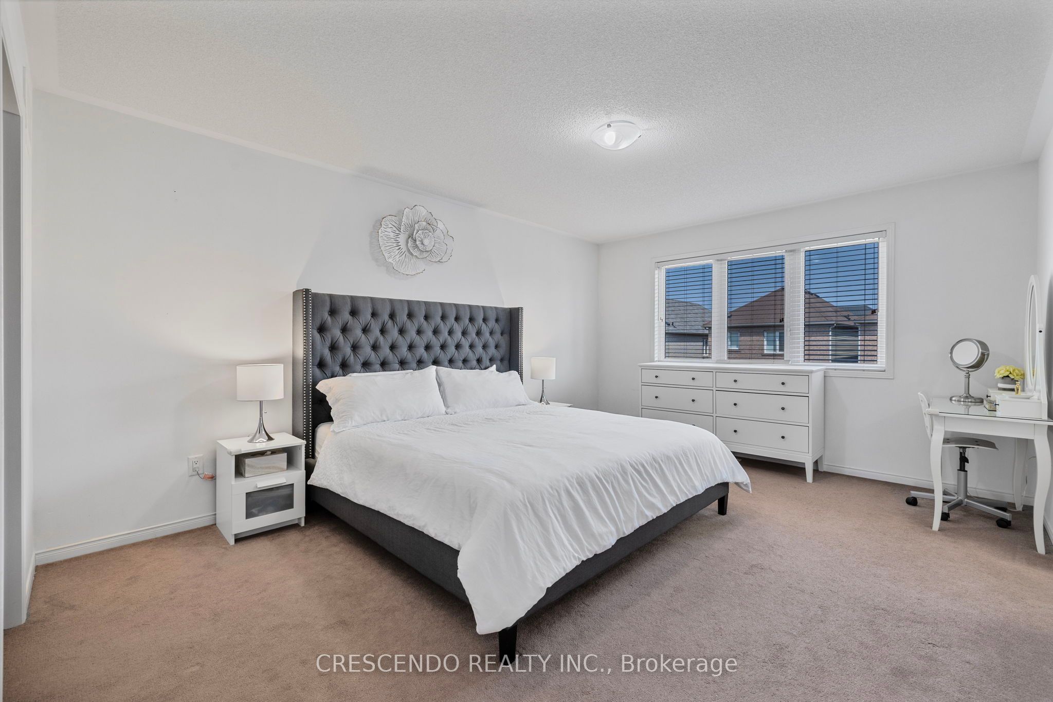 42 Napoleon Crescent Property Photo 23