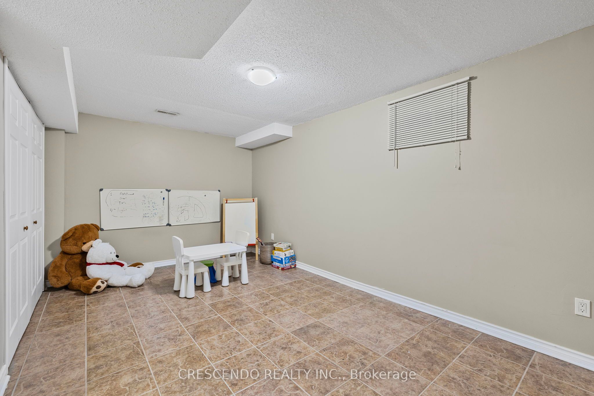 42 Napoleon Crescent Property Photo 29