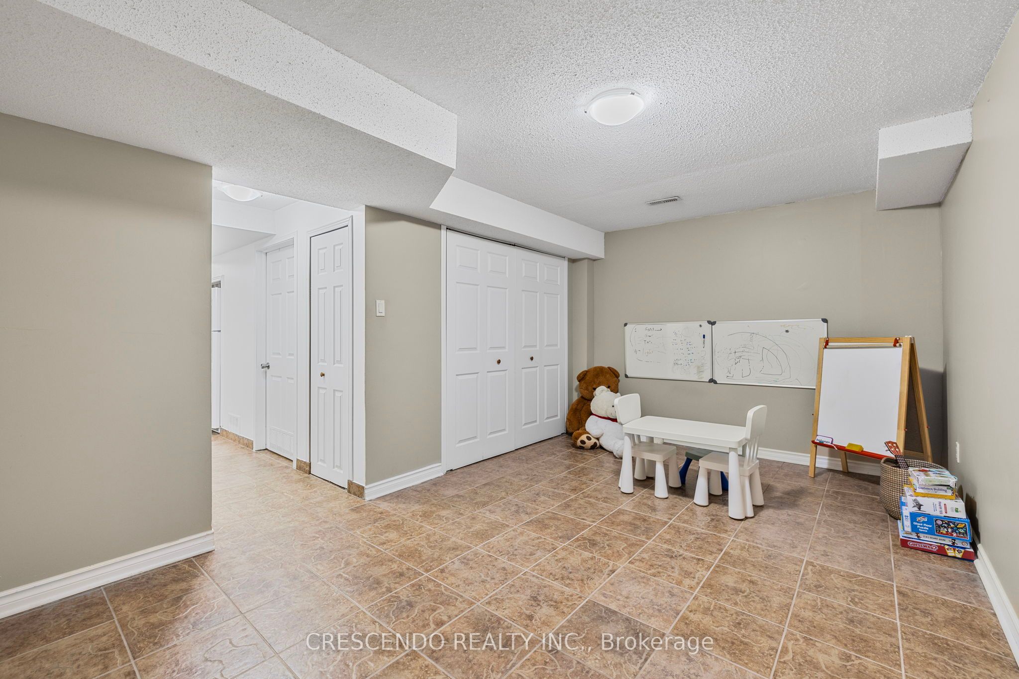 42 Napoleon Crescent Property Photo 30