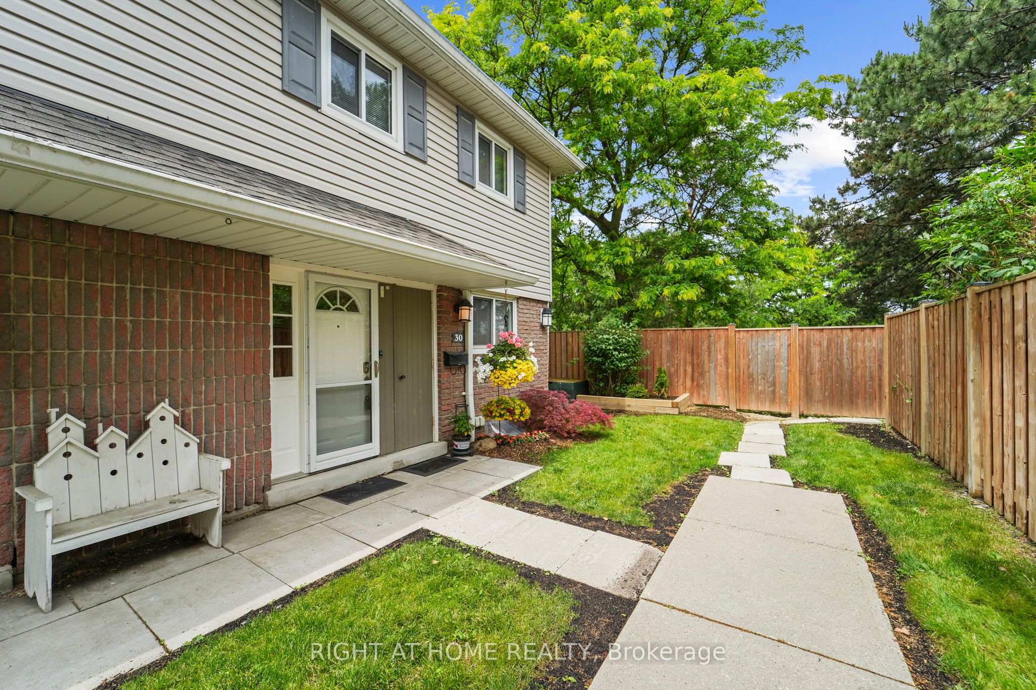 30 Village Ct Property Photo 1