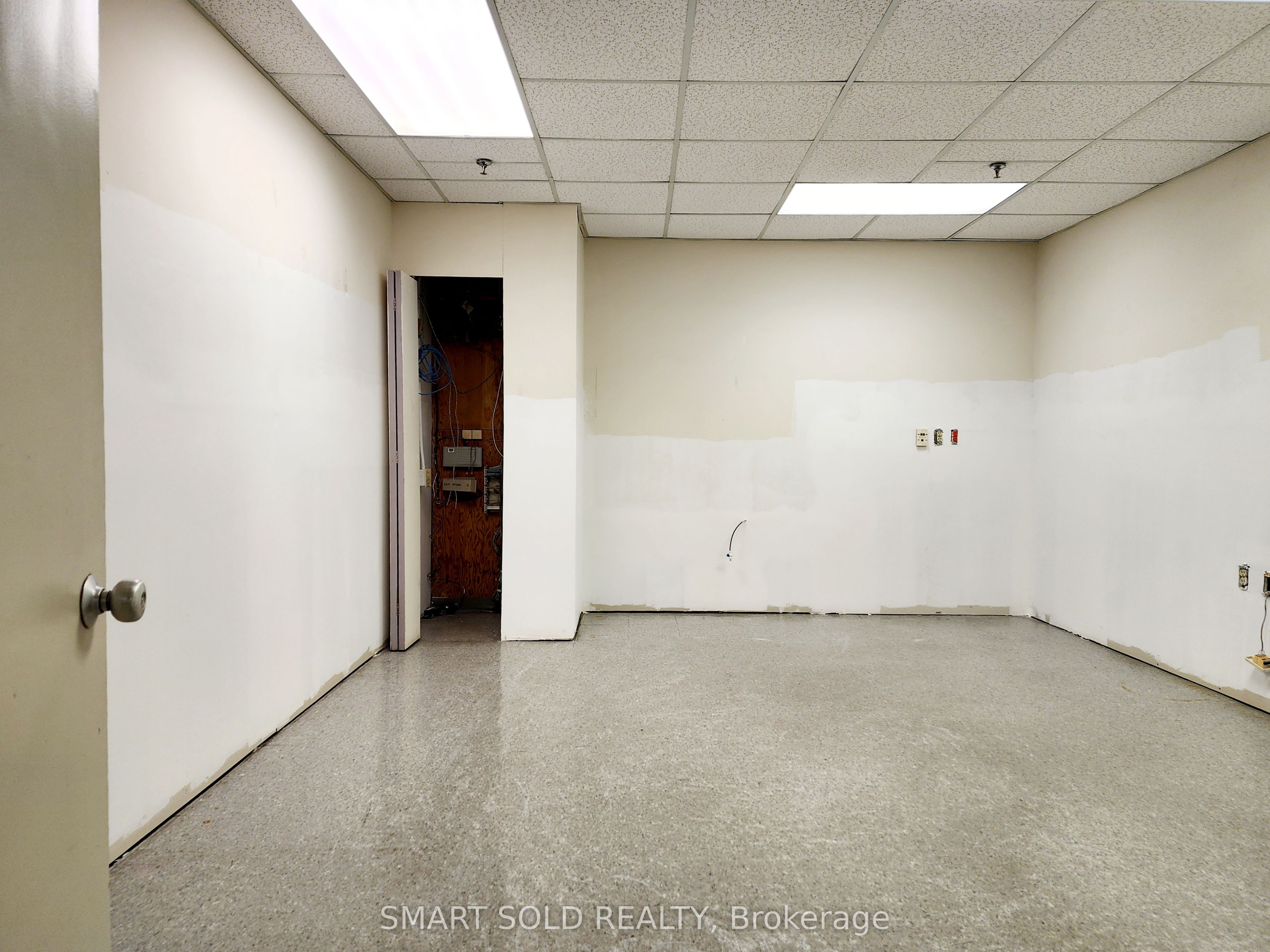 2428 Islington Avenue 102 Property Photo 10