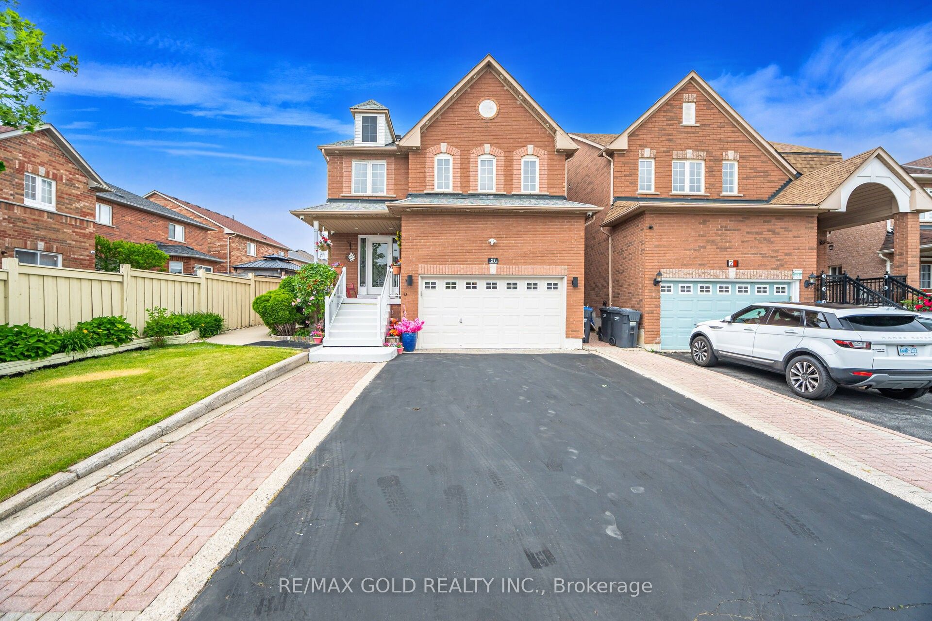 27 Whitehouse Cres Property Photo 1