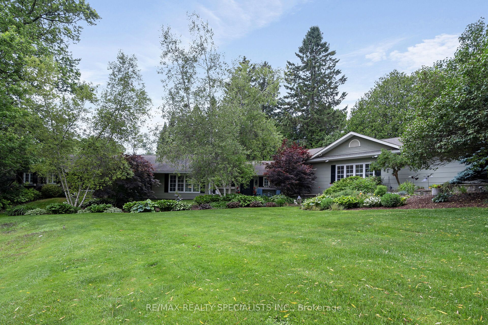 2 Cedar Dr Property Photo 1
