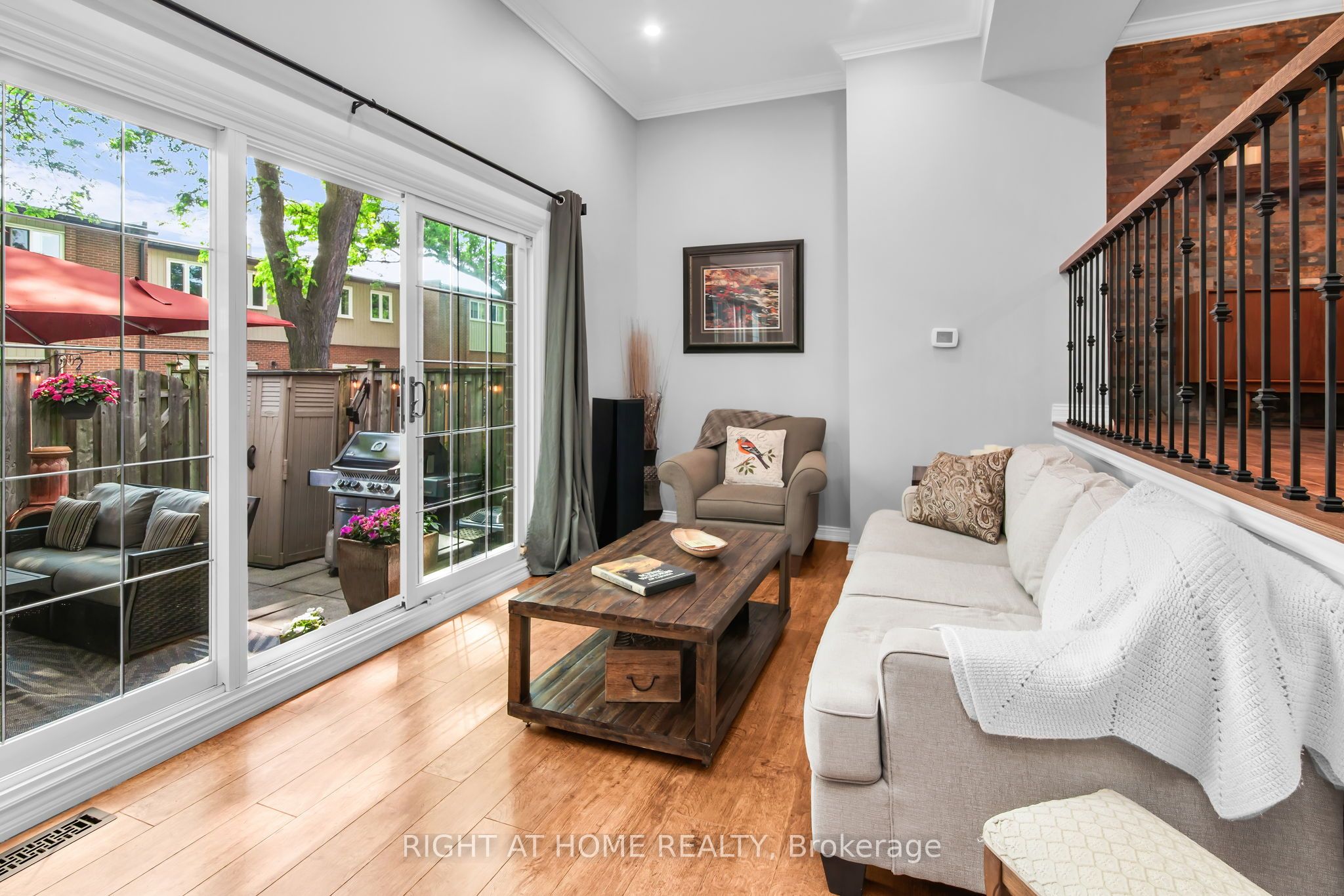400 Bloor Street 75 Property Photo 1