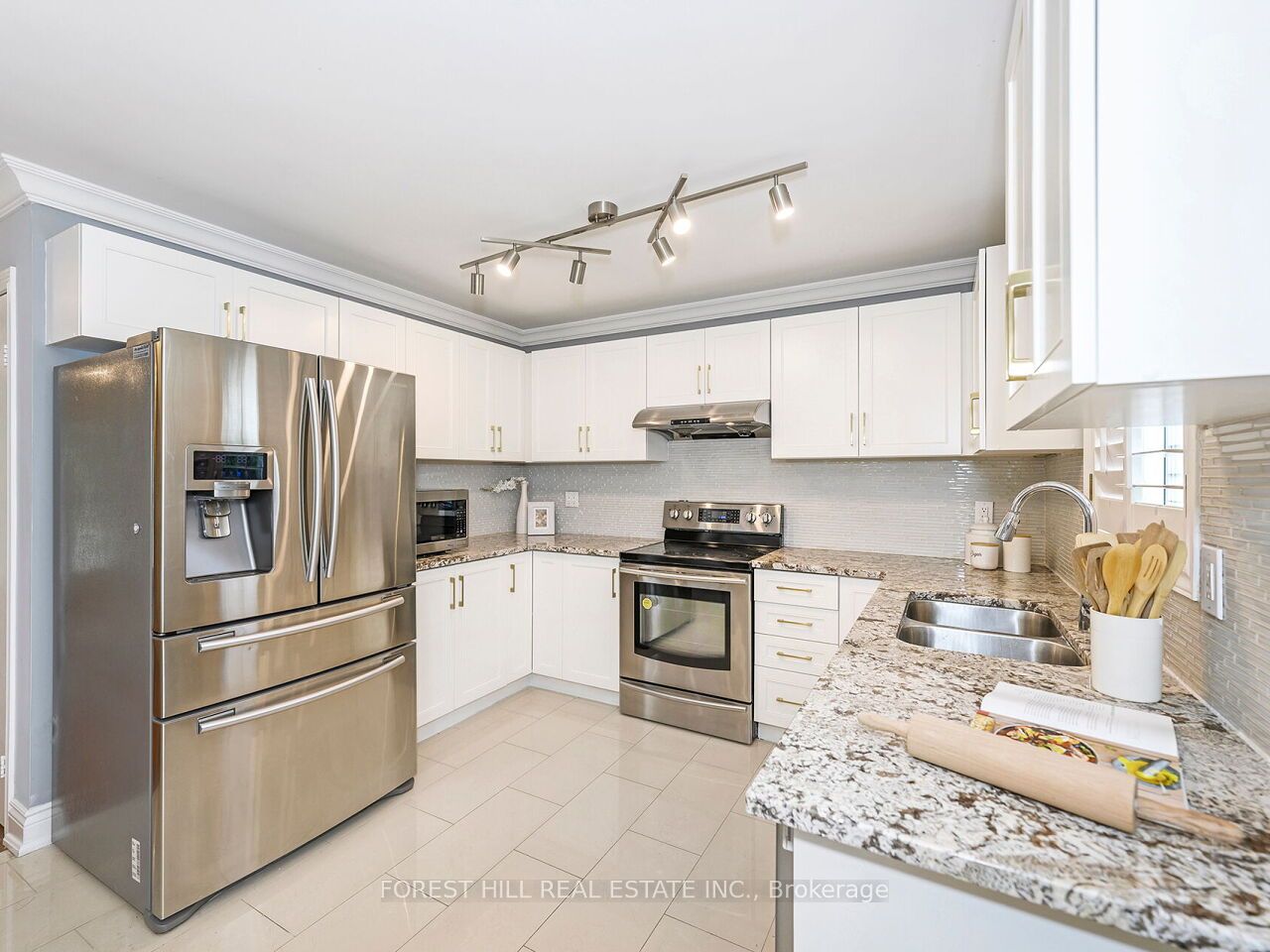 1575 Samuelson Circle Property Photo 4