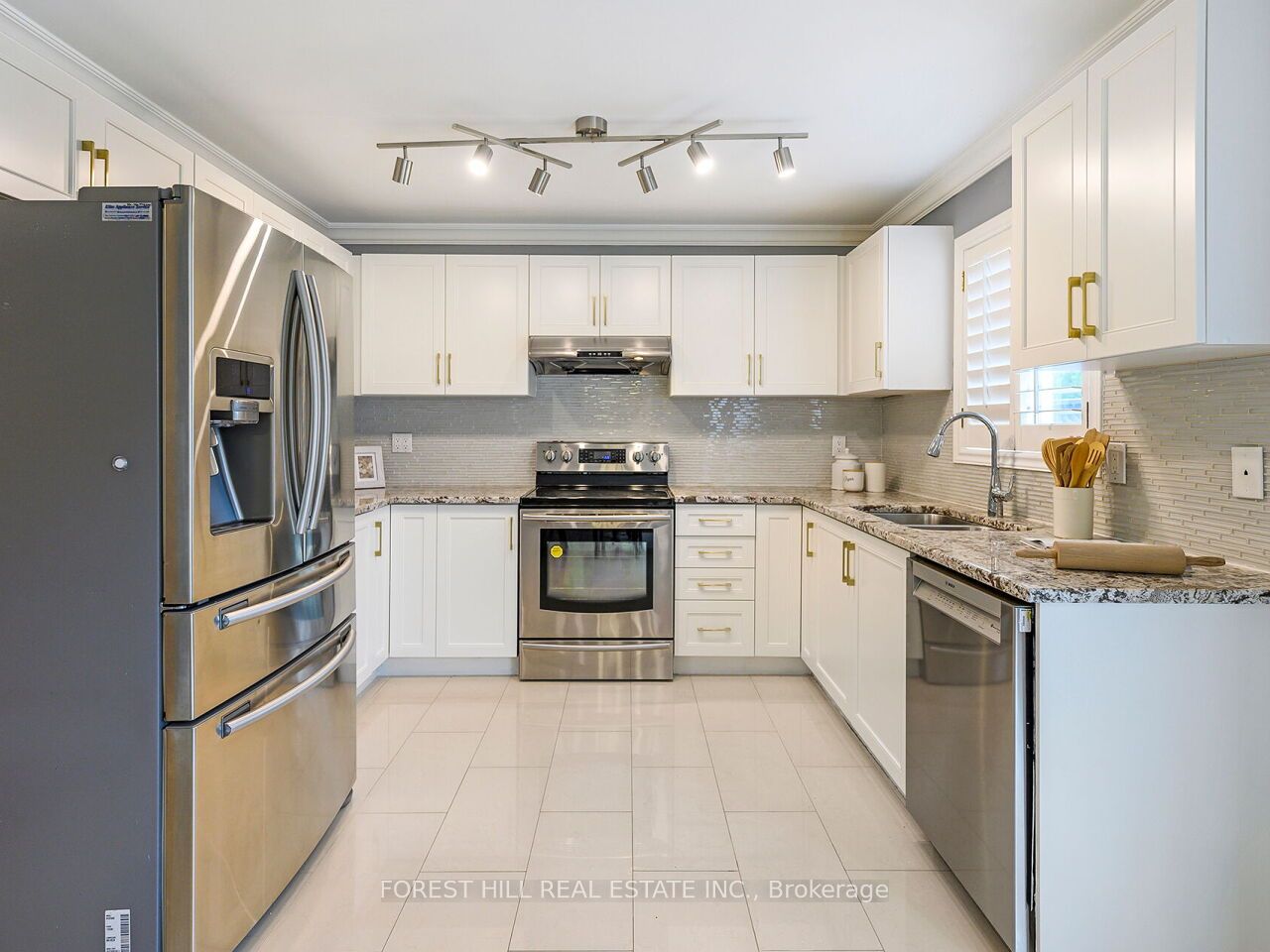 1575 Samuelson Circle Property Photo 5