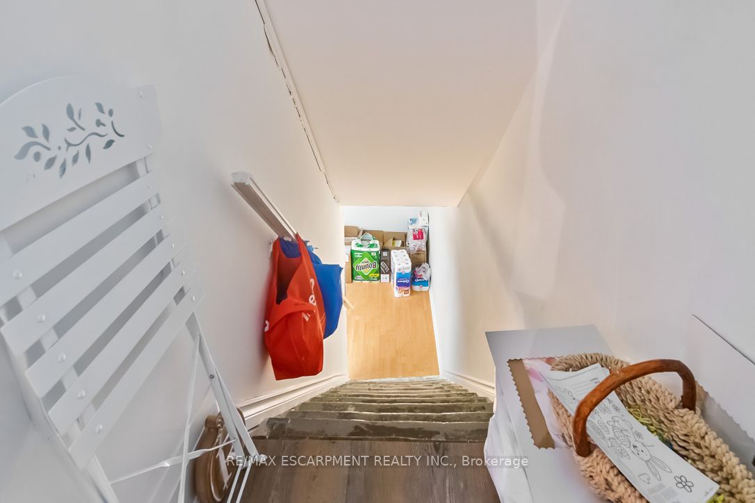 241 Property Photo 17