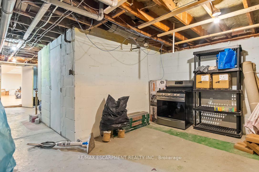 241 Property Photo 22