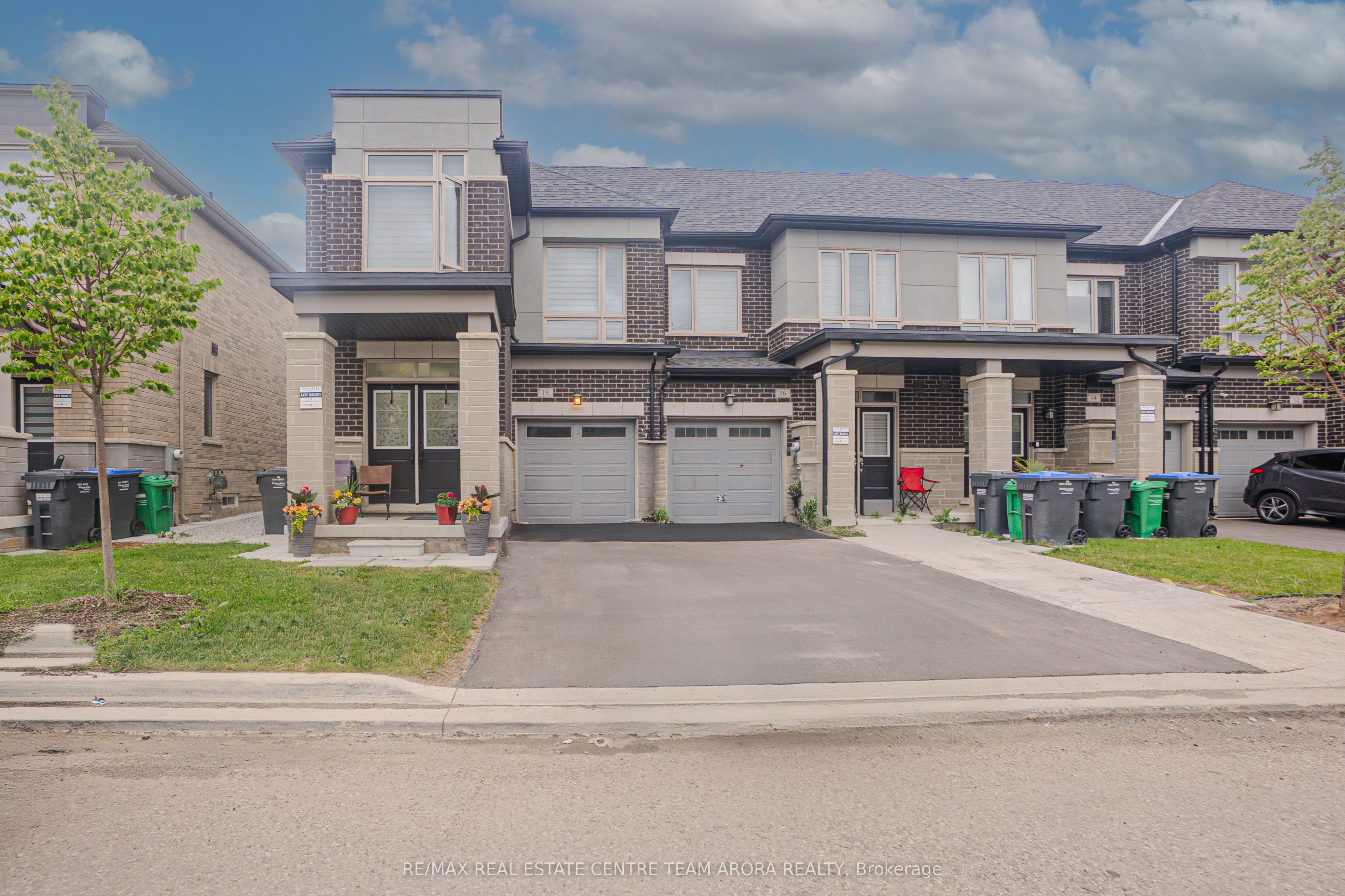 18 Donald Ficht Crescent Property Photo 1
