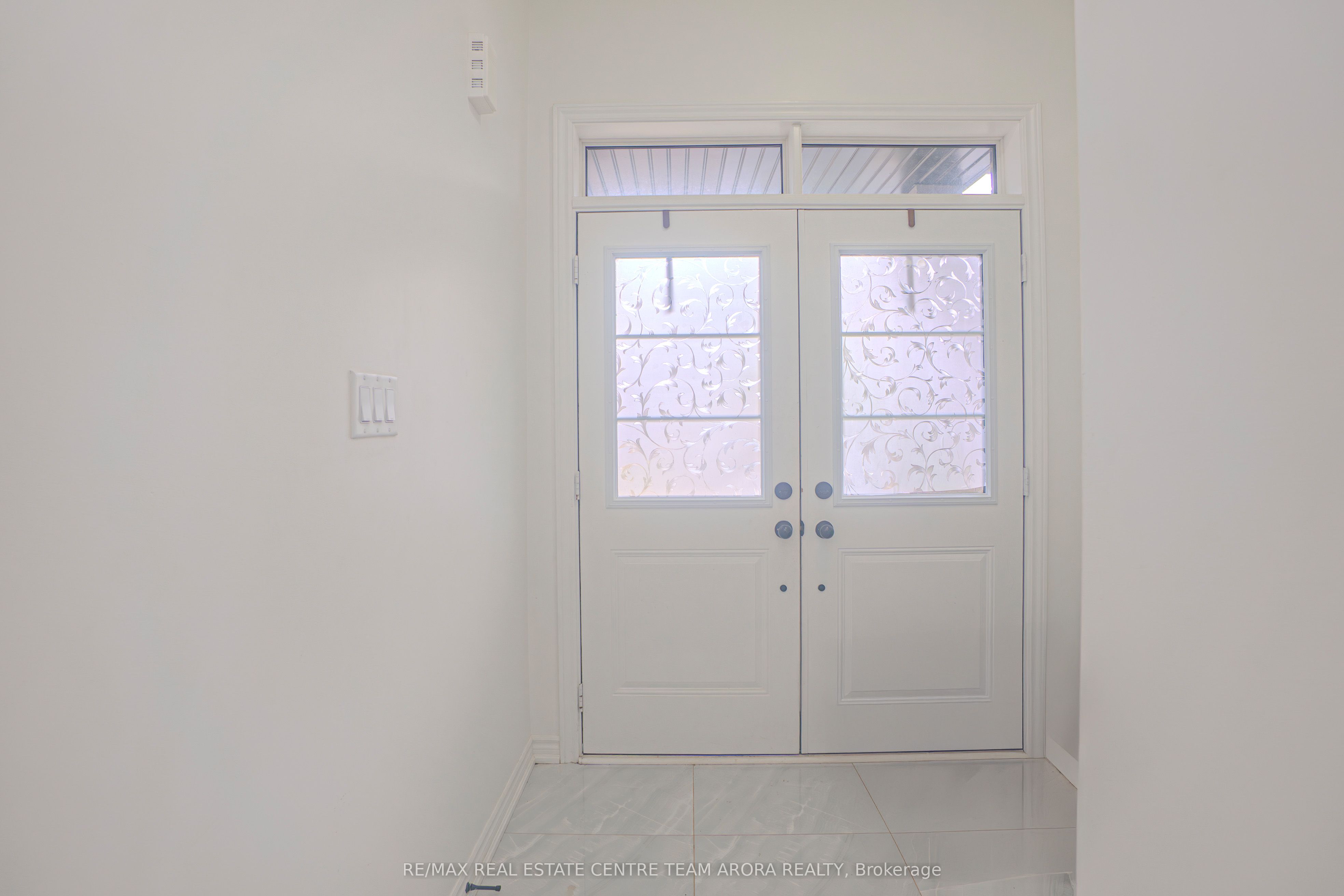 18 Donald Ficht Crescent Property Photo 3