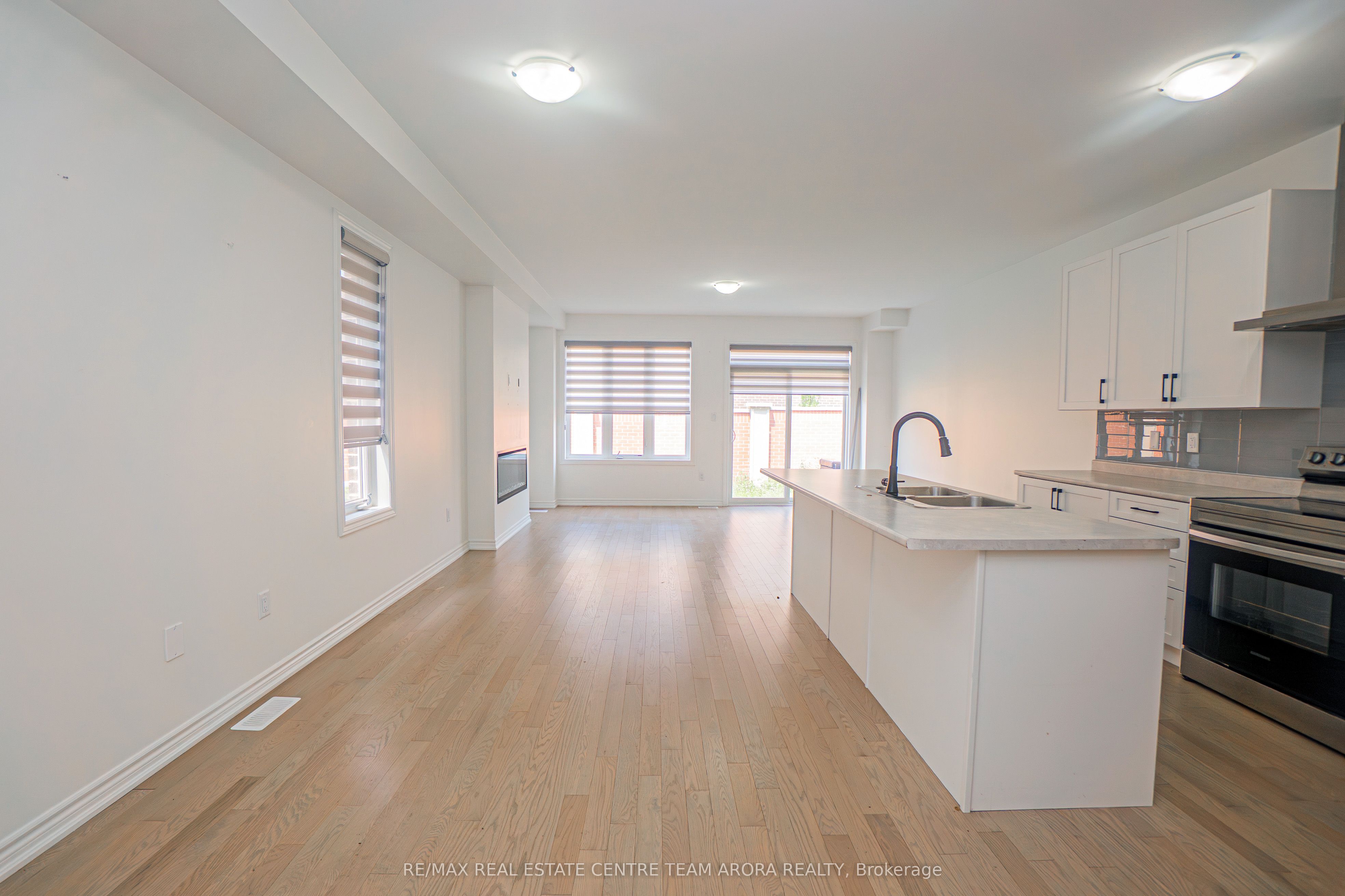18 Donald Ficht Crescent Property Photo 4