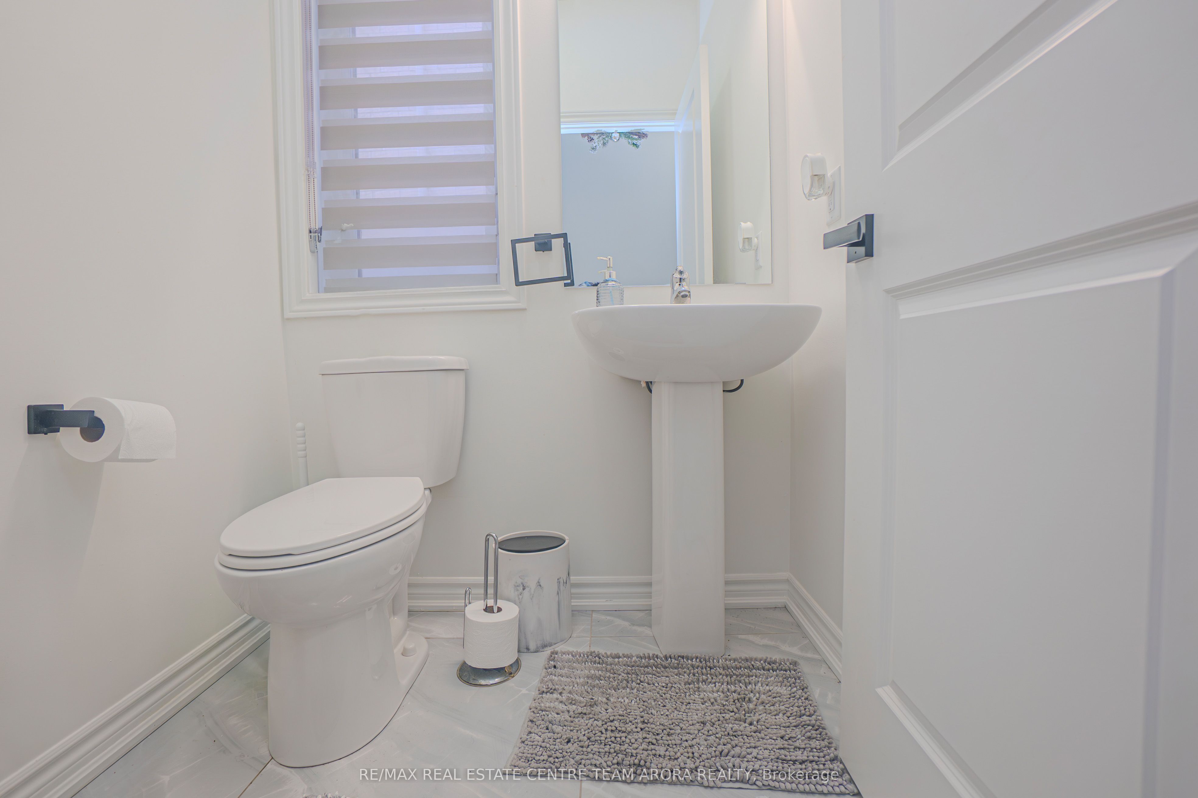 18 Donald Ficht Crescent Property Photo 11