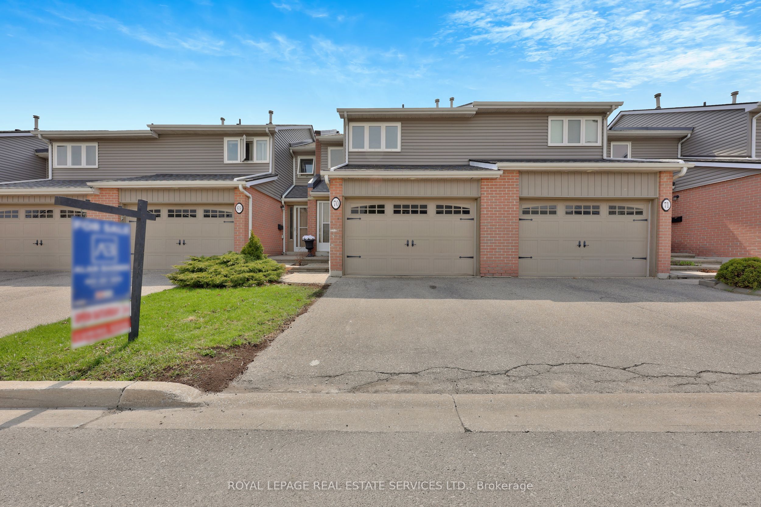 3125 Fifth Line W 70 Property Photo 1