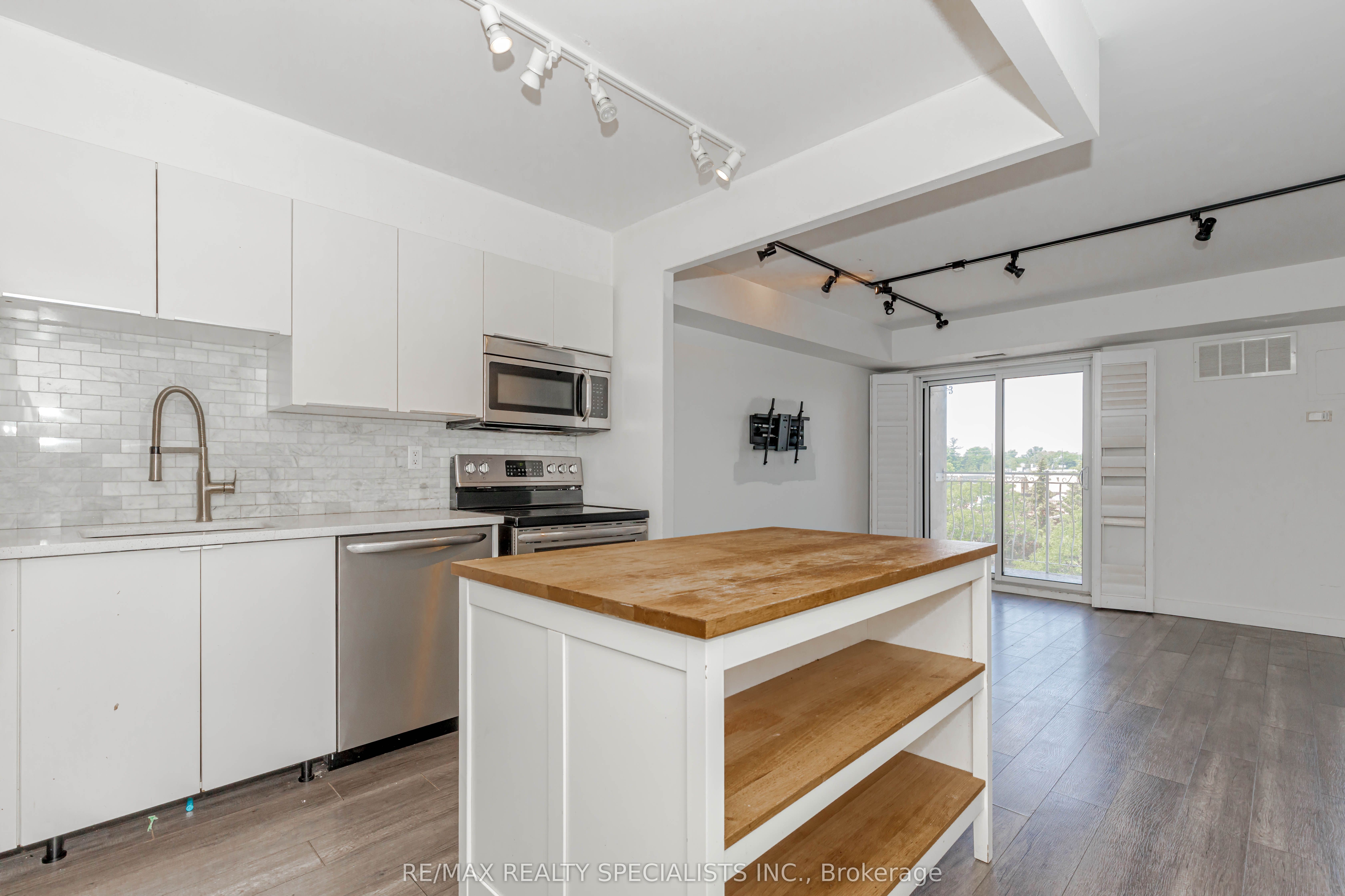 32 Tannery Street 401 Property Photo 11