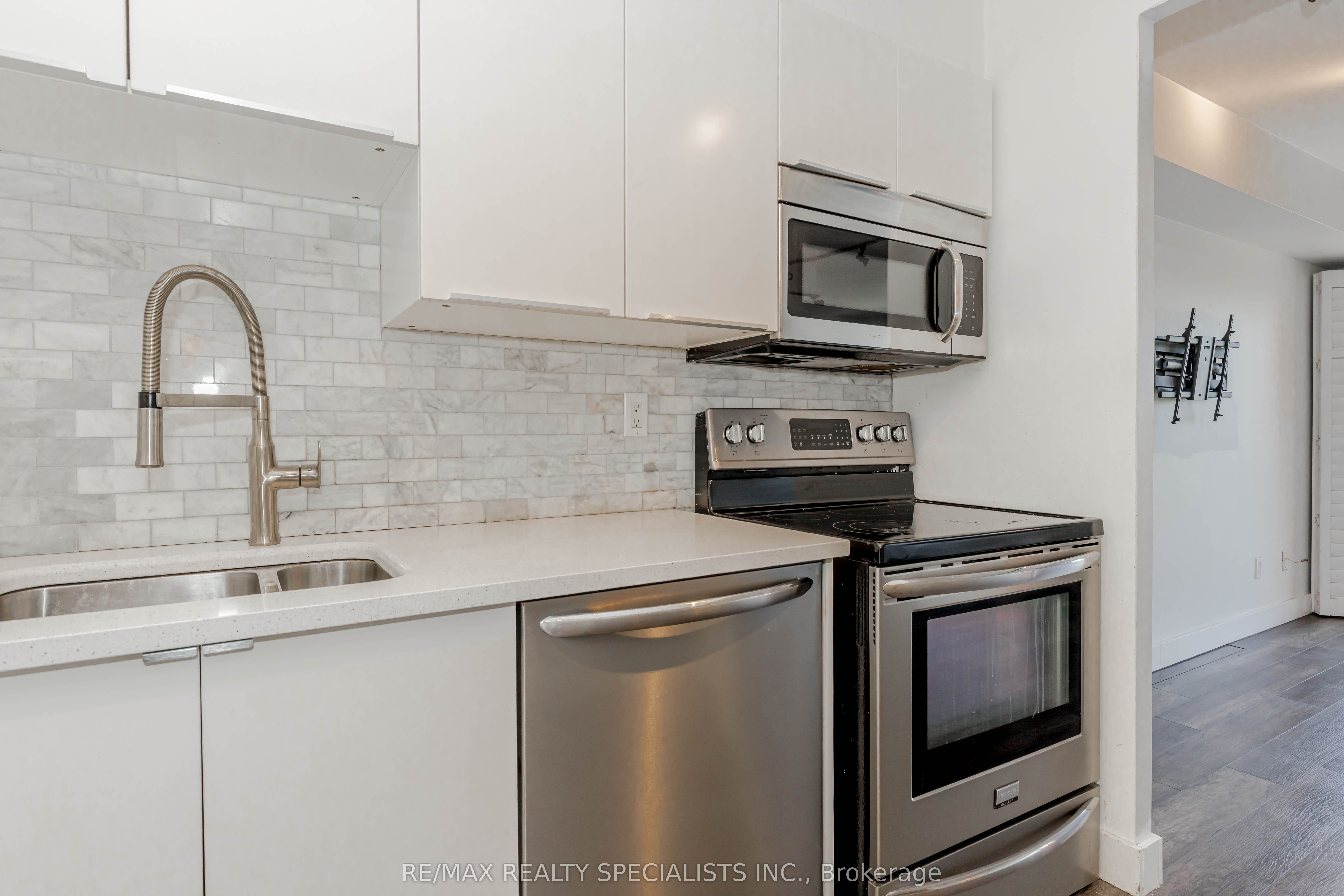 32 Tannery Street 401 Property Photo 16