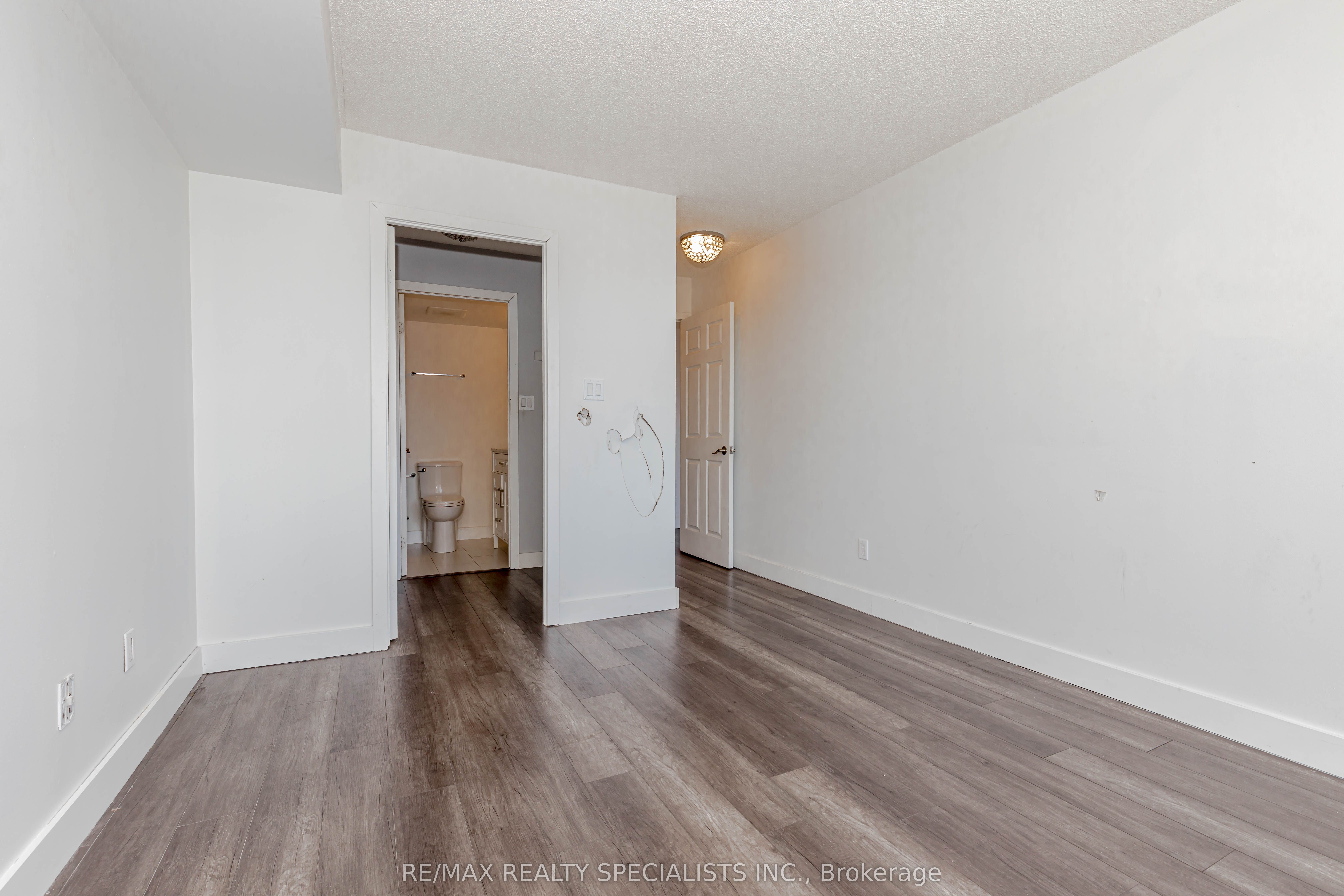 32 Tannery Street 401 Property Photo 26