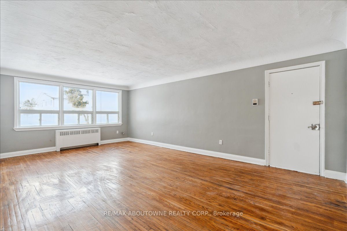 145 North Service Road E 3 Property Photo 1