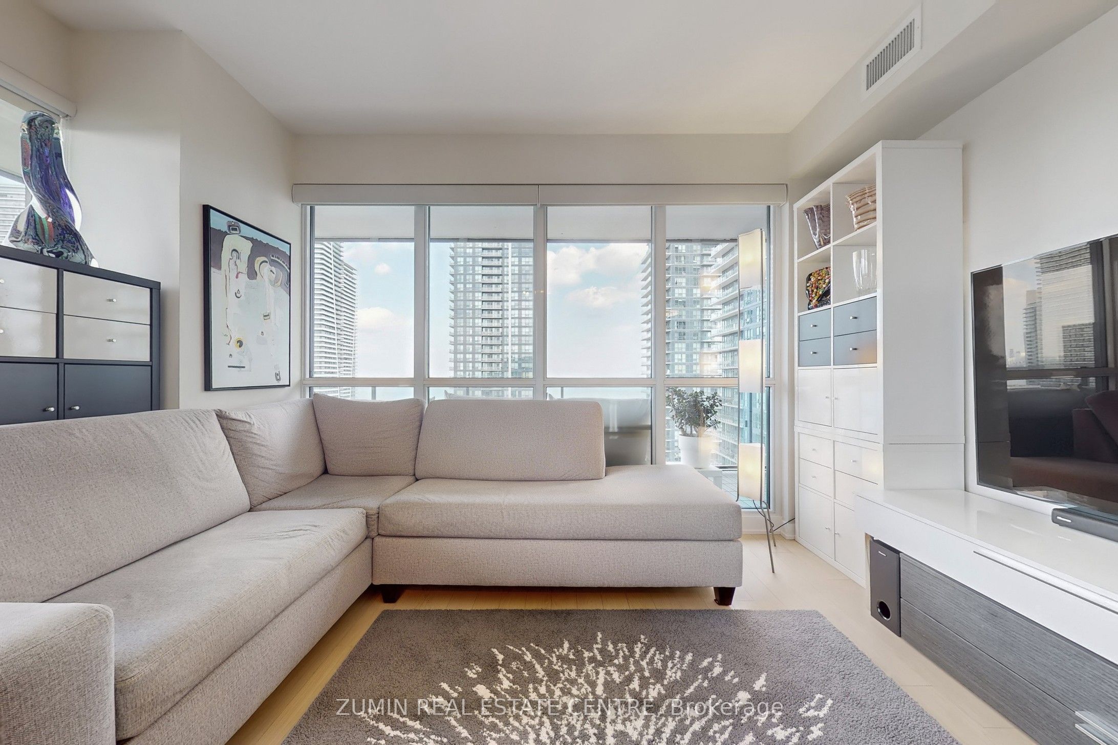 #2609 - 10 Park Lawn Road Property Photo 6