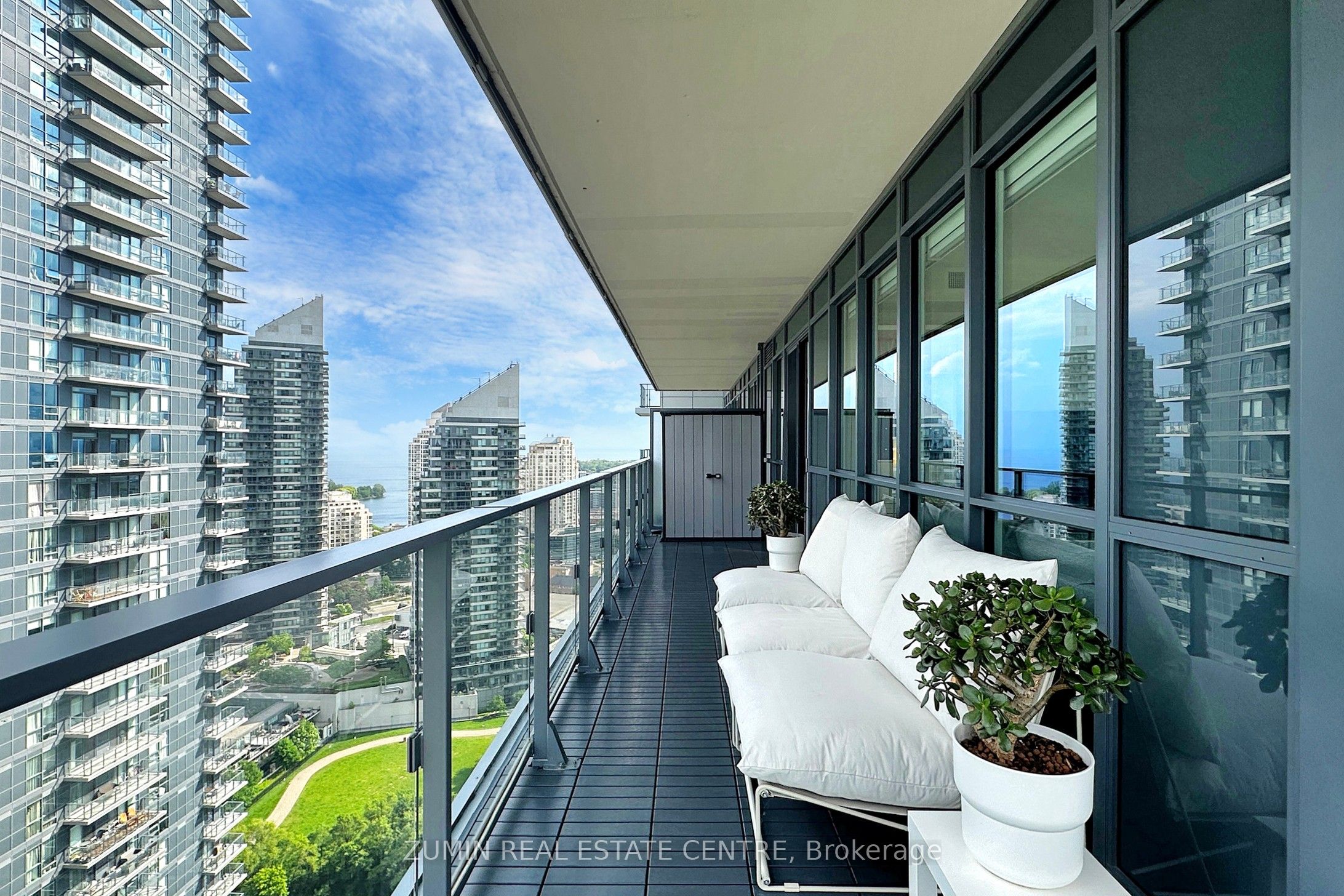 #2609 - 10 Park Lawn Road Property Photo 13