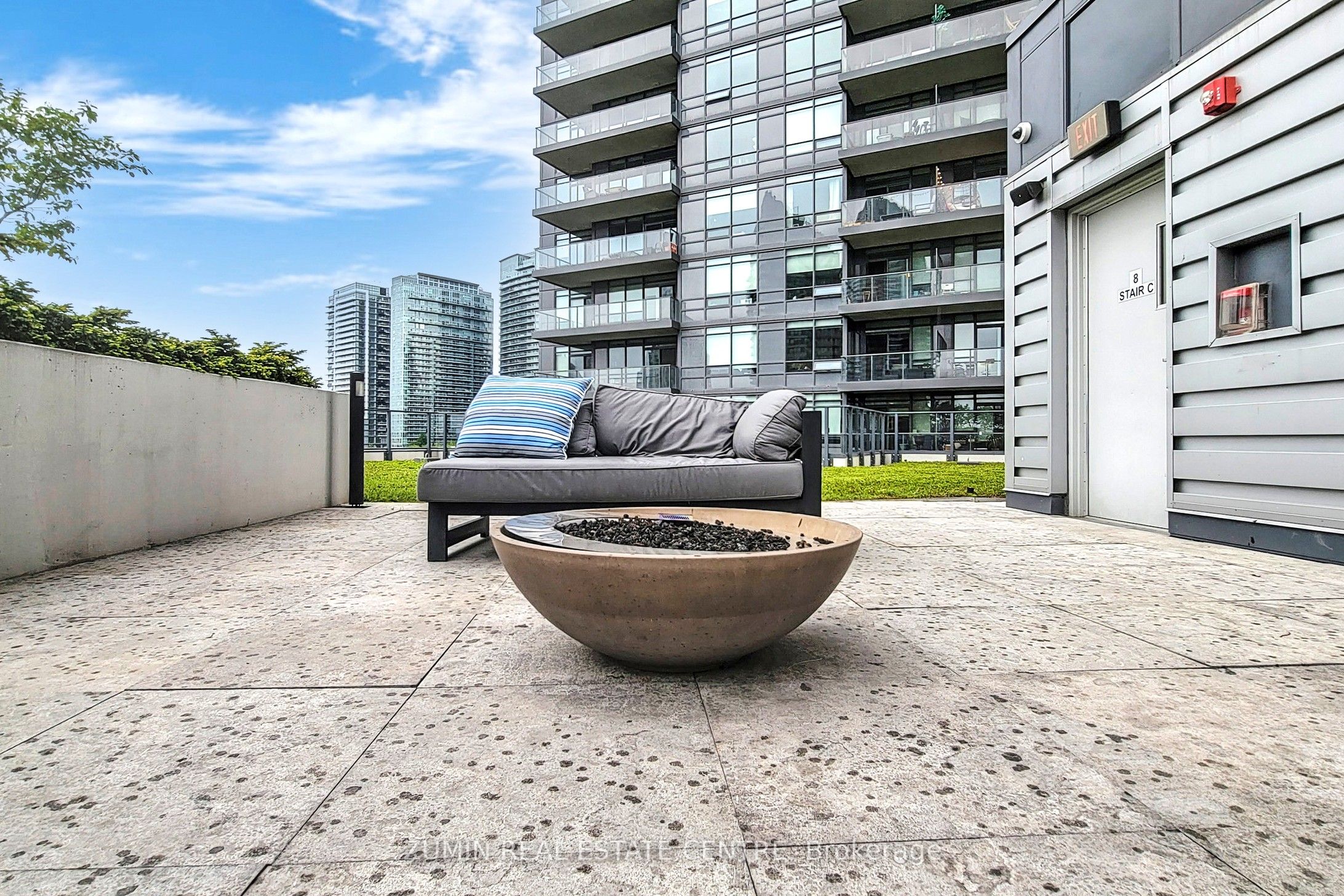 #2609 - 10 Park Lawn Road Property Photo 20