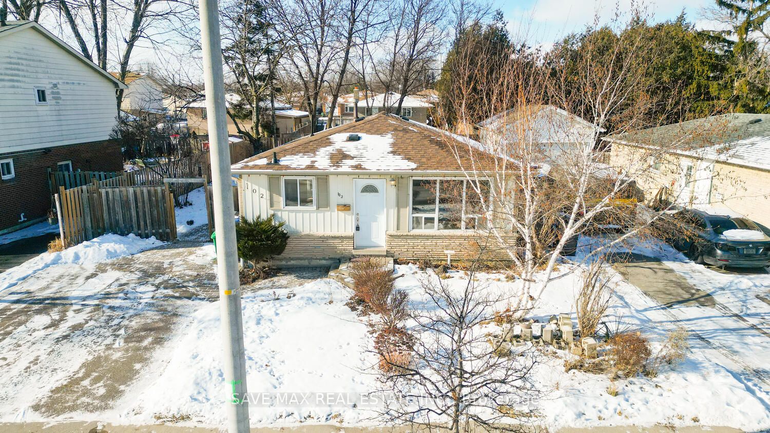 102 Sutherland Avenue Property Photo 1