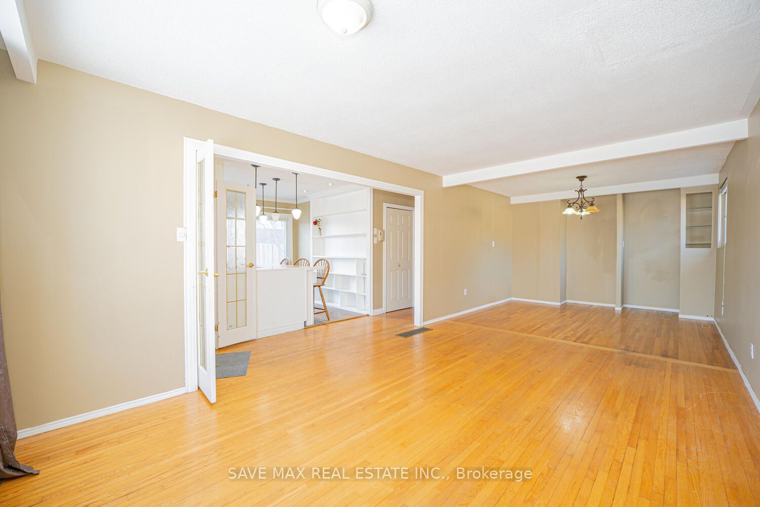 102 Sutherland Avenue Property Photo 6