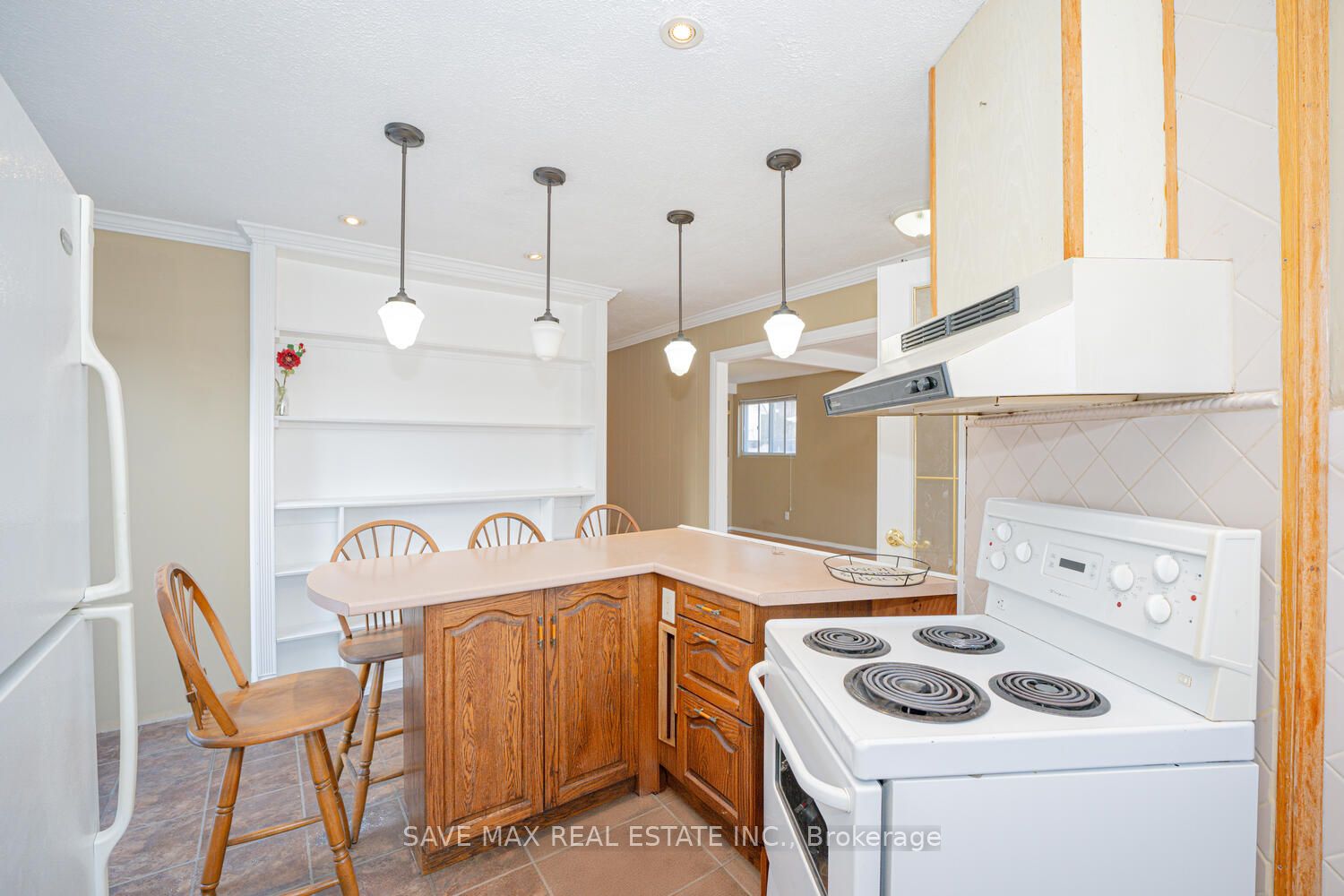 102 Sutherland Avenue Property Photo 11