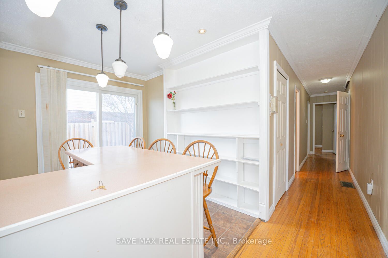 102 Sutherland Avenue Property Photo 12
