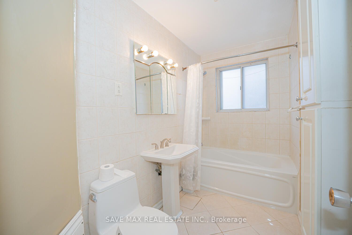 102 Sutherland Avenue Property Photo 18