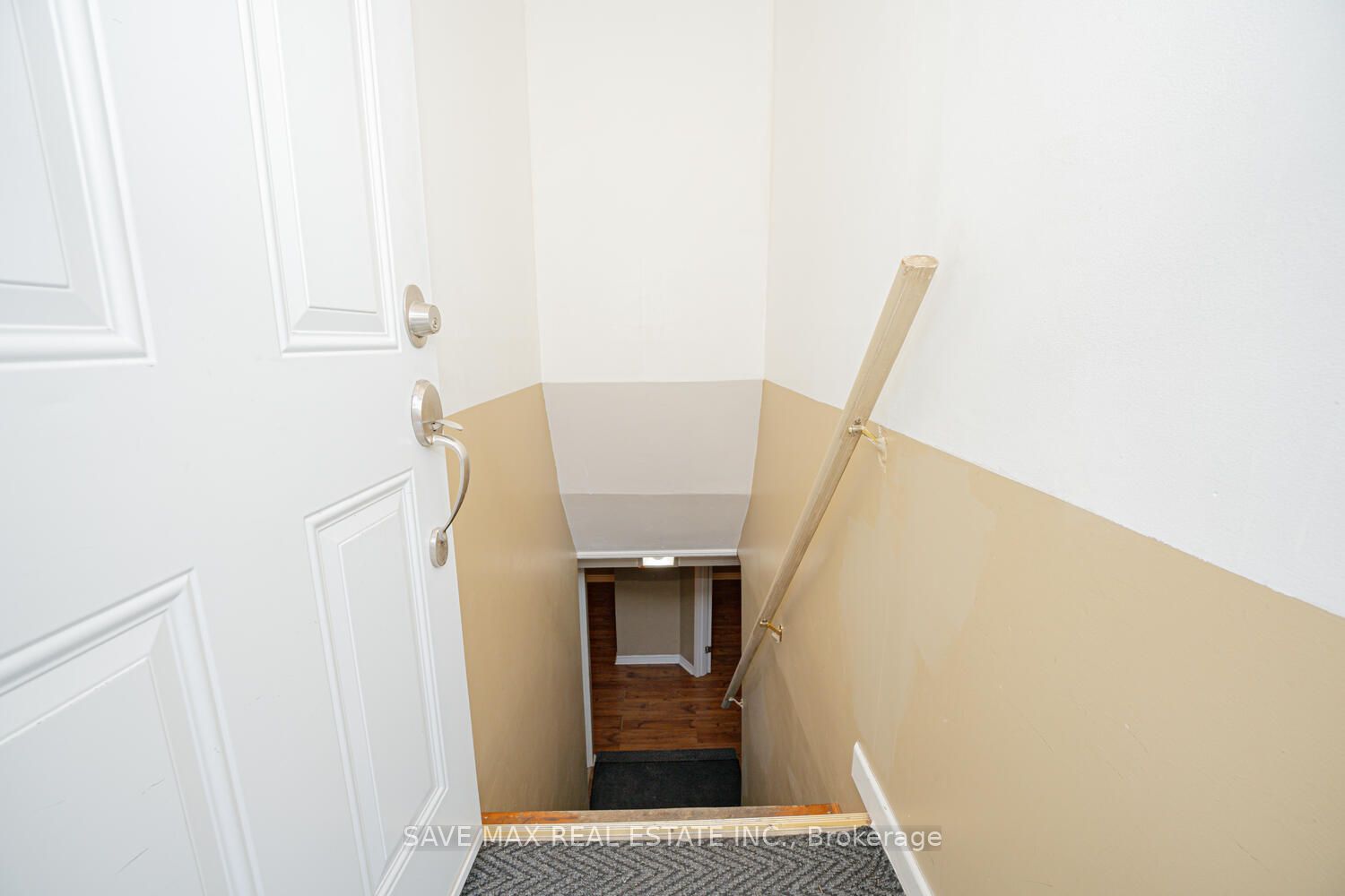 102 Sutherland Avenue Property Photo 21