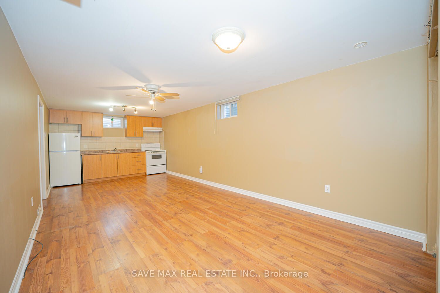 102 Sutherland Avenue Property Photo 22