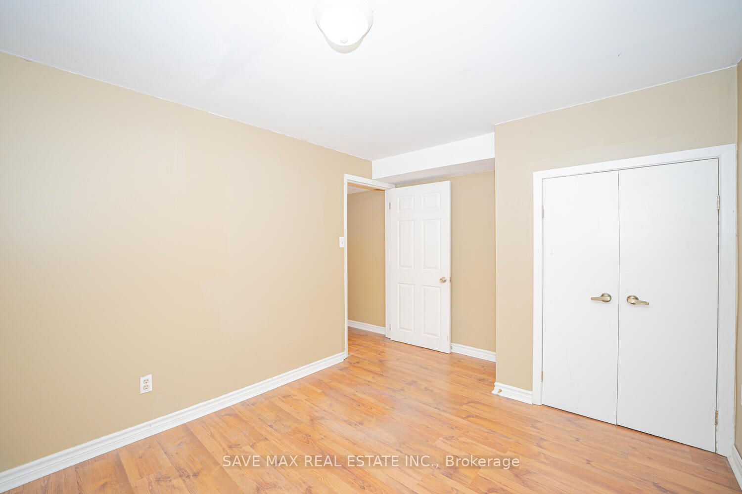 102 Sutherland Avenue Property Photo 29