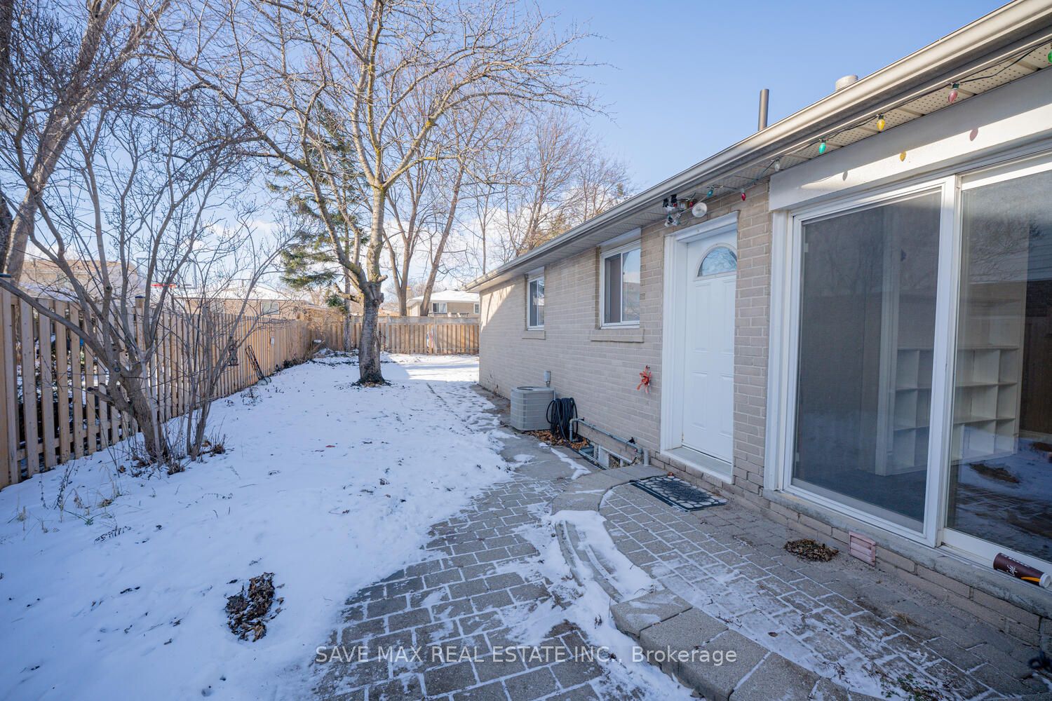 102 Sutherland Avenue Property Photo 32