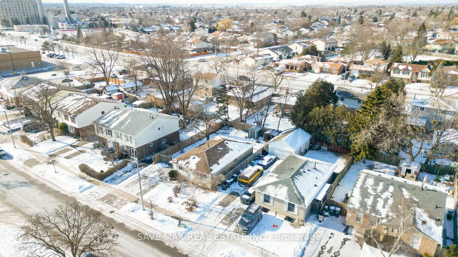 102 Sutherland Avenue Property Photo 35