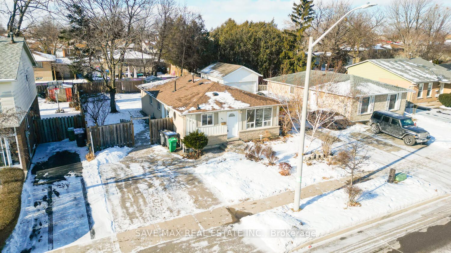 102 Sutherland Avenue Property Photo 36