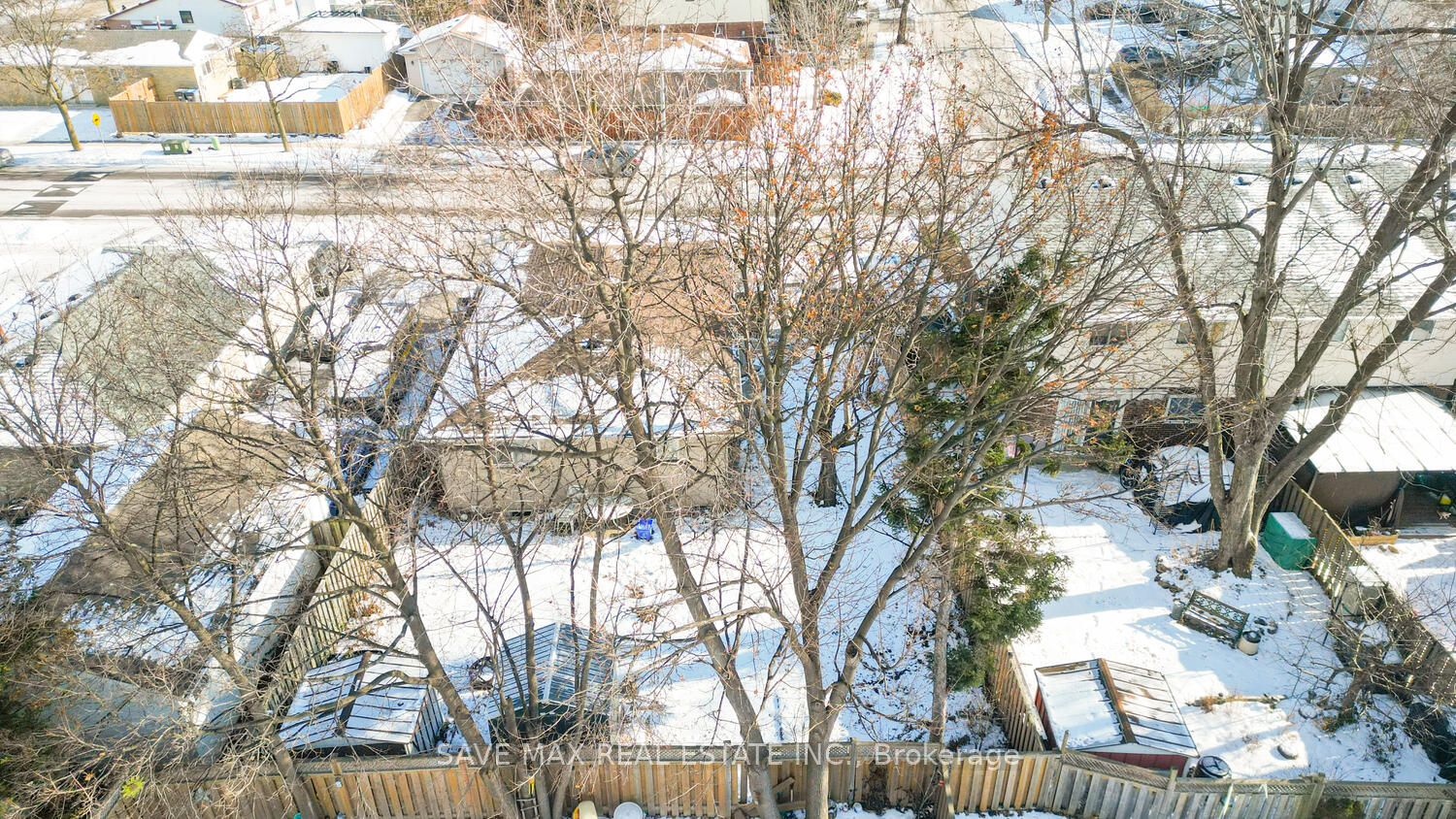 102 Sutherland Avenue Property Photo 37