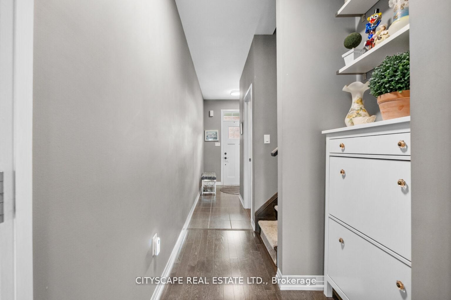 765 Banks Crescent Property Photo 10