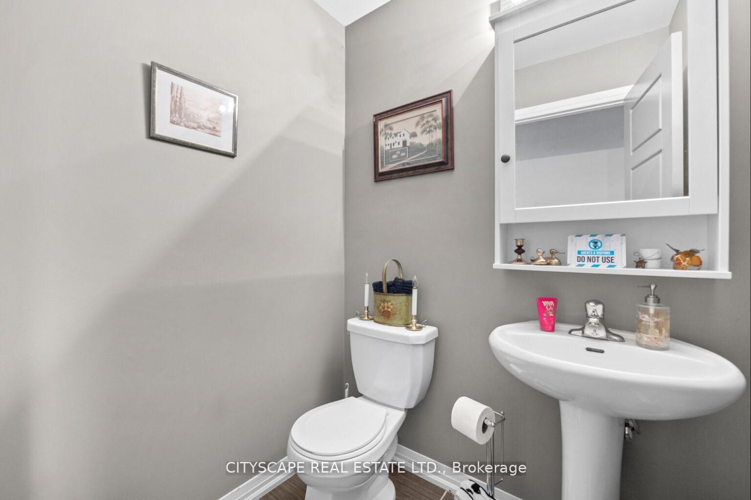 765 Banks Crescent Property Photo 11