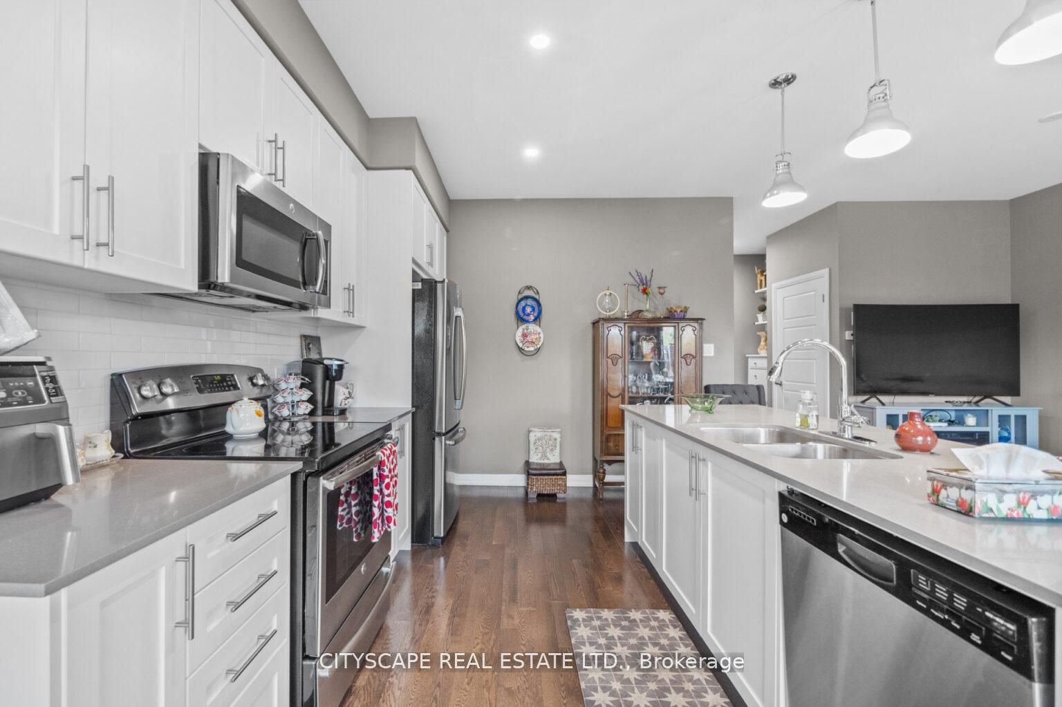 765 Banks Crescent Property Photo 16