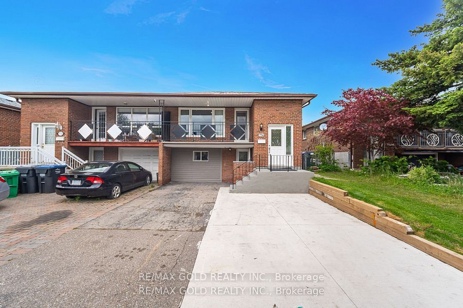 774 EAGLEMOUNT Crescent Property Photo 1