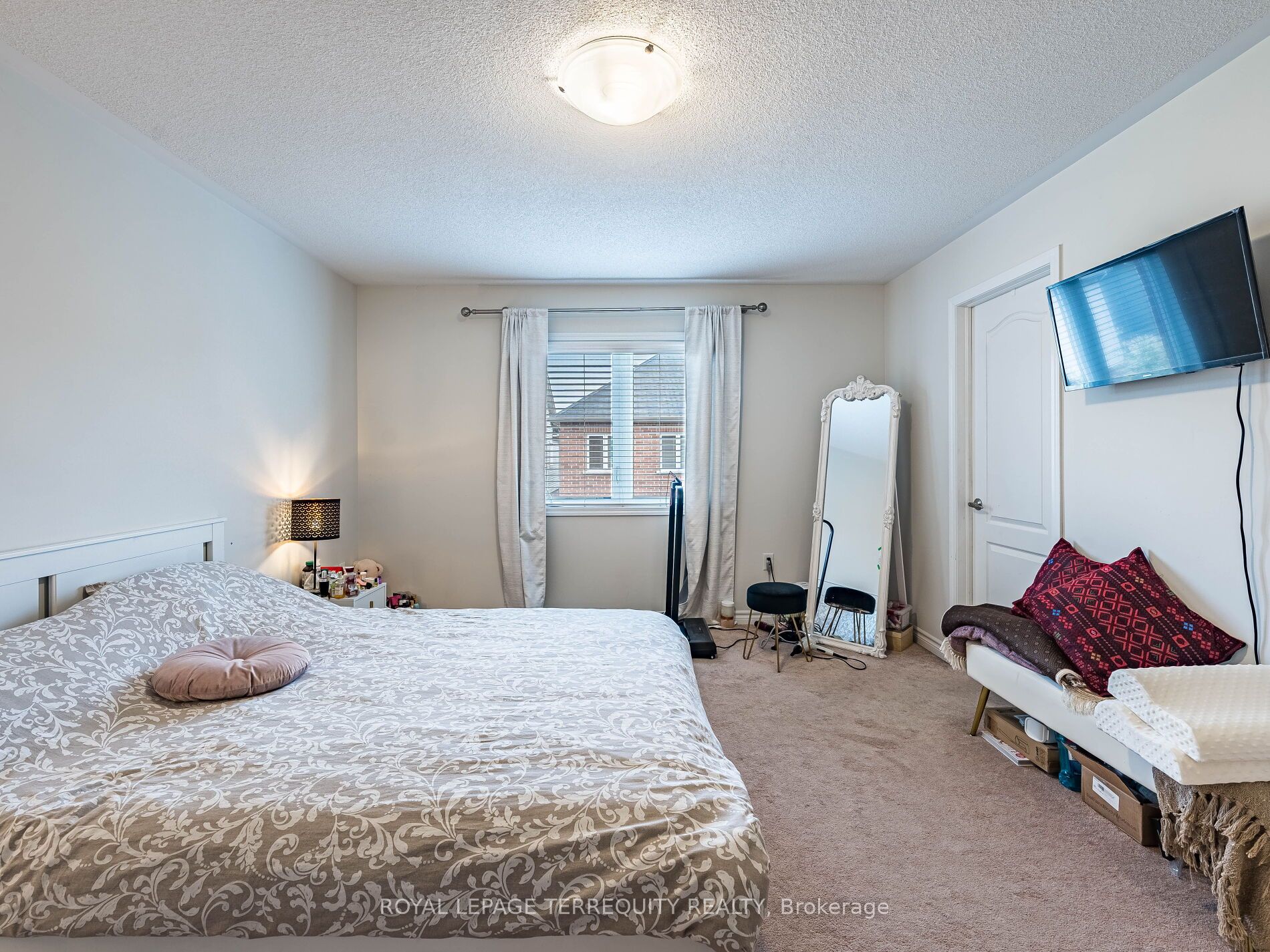 903 Penson Crescent Property Photo 25
