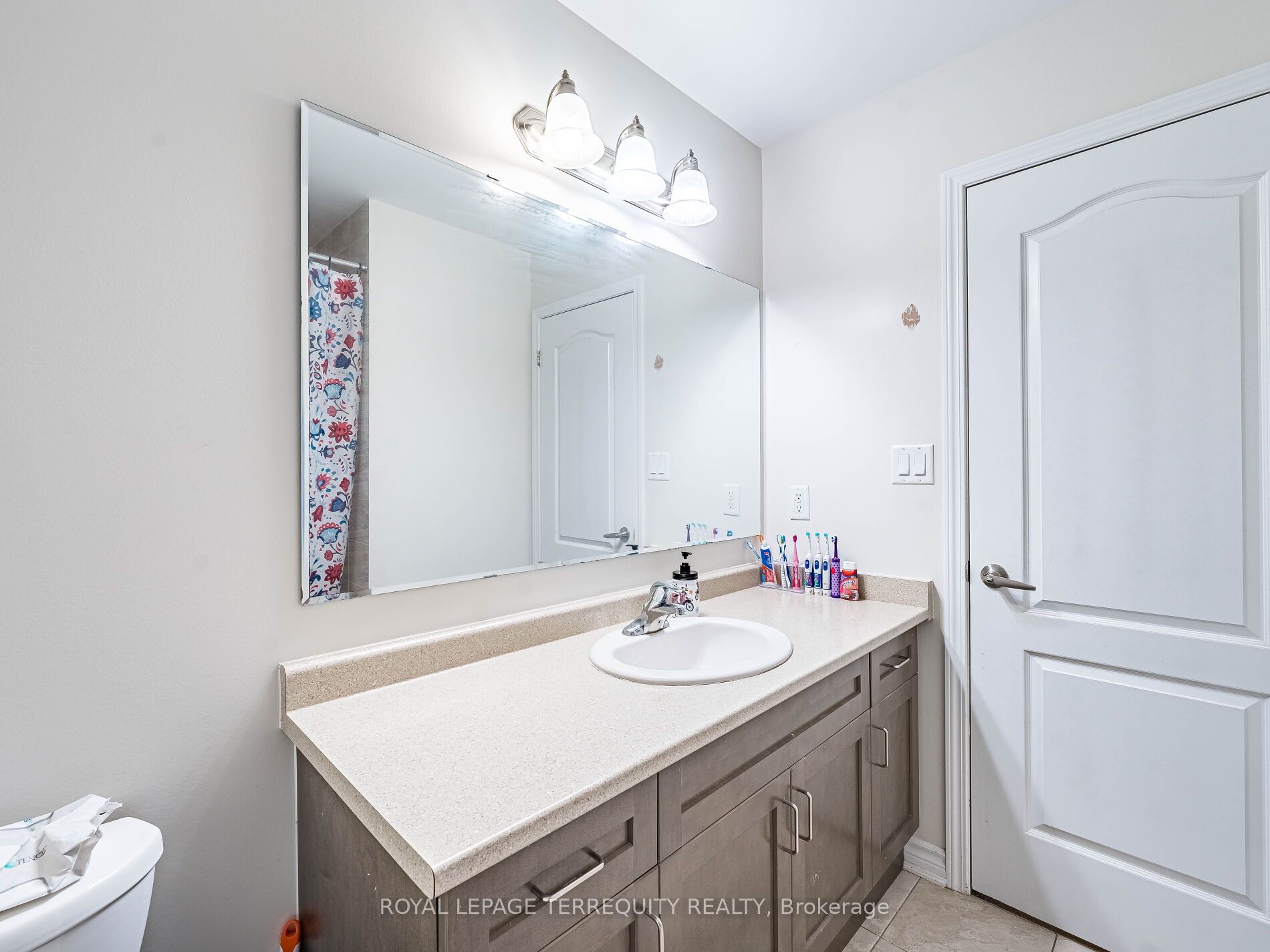 903 Penson Crescent Property Photo 33