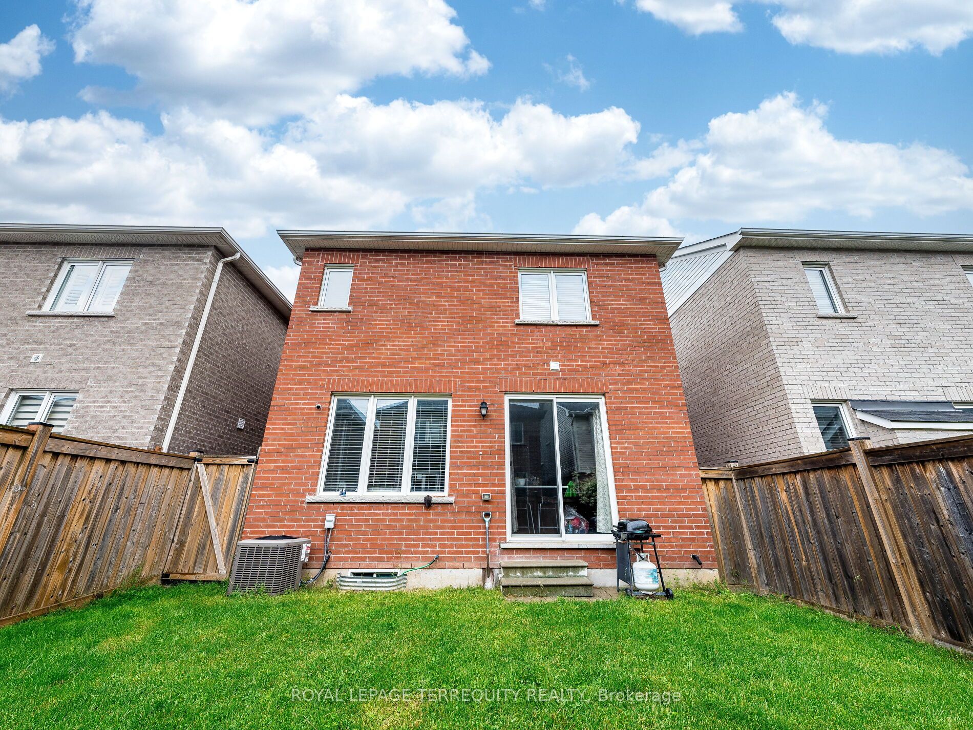 903 Penson Crescent Property Photo 36