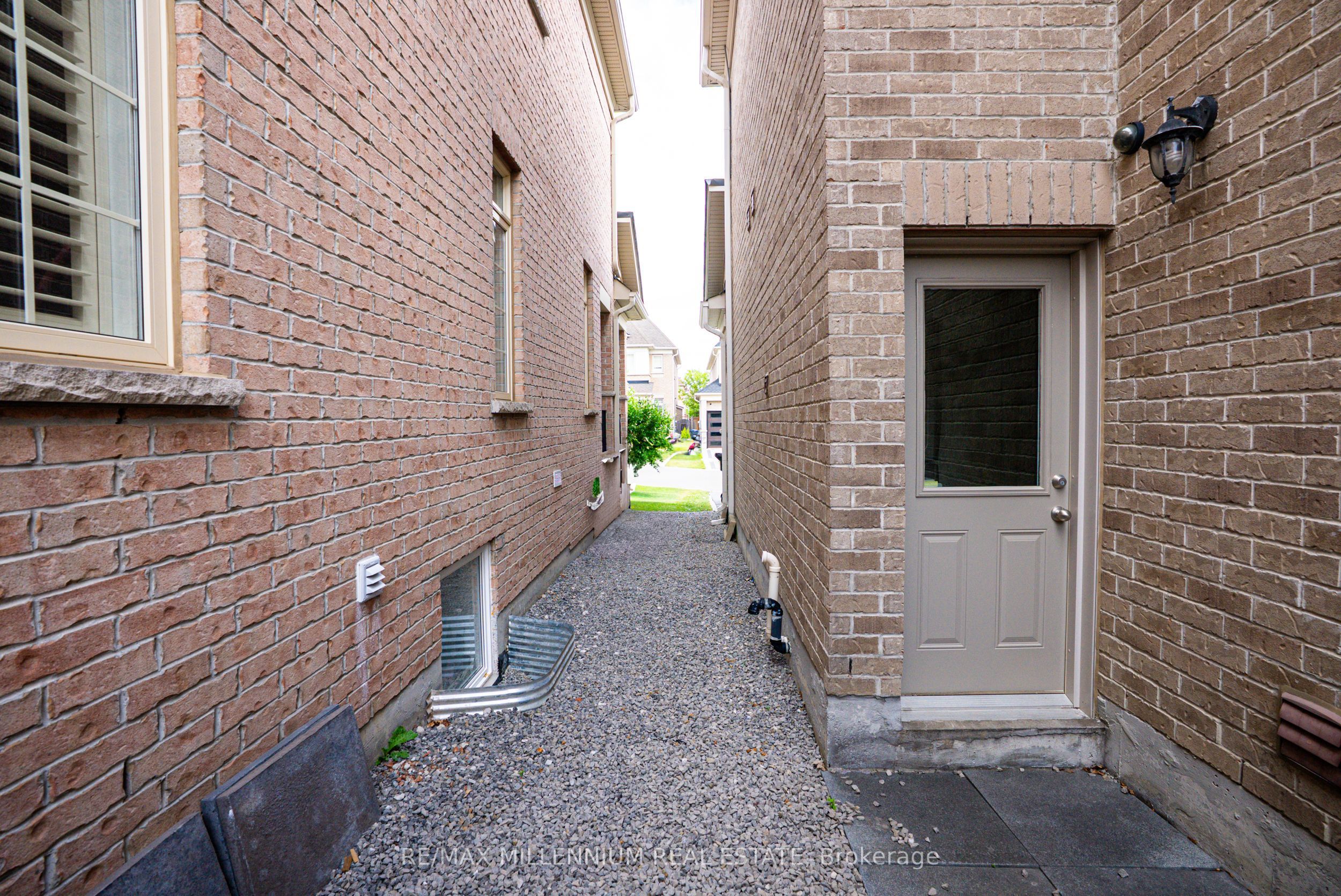 51 Legendary Circle Property Photo 38